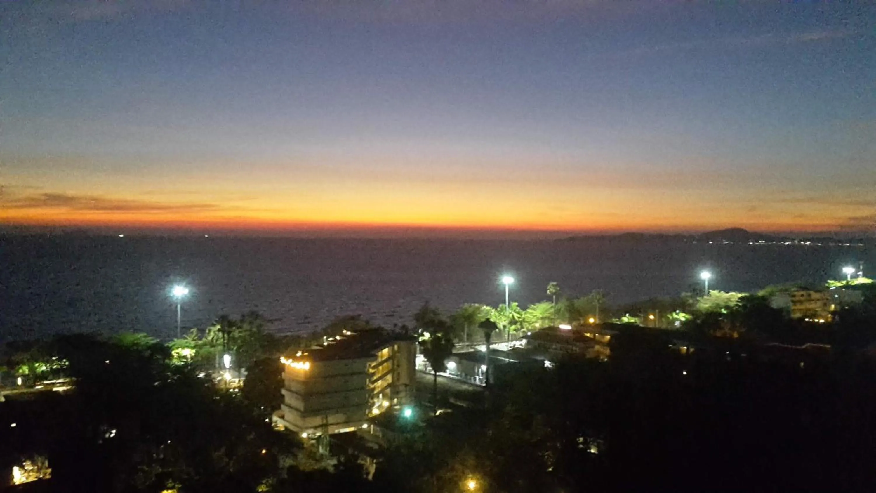 Night in Sea View Beachfront Condos Pattaya Jomtien Beach