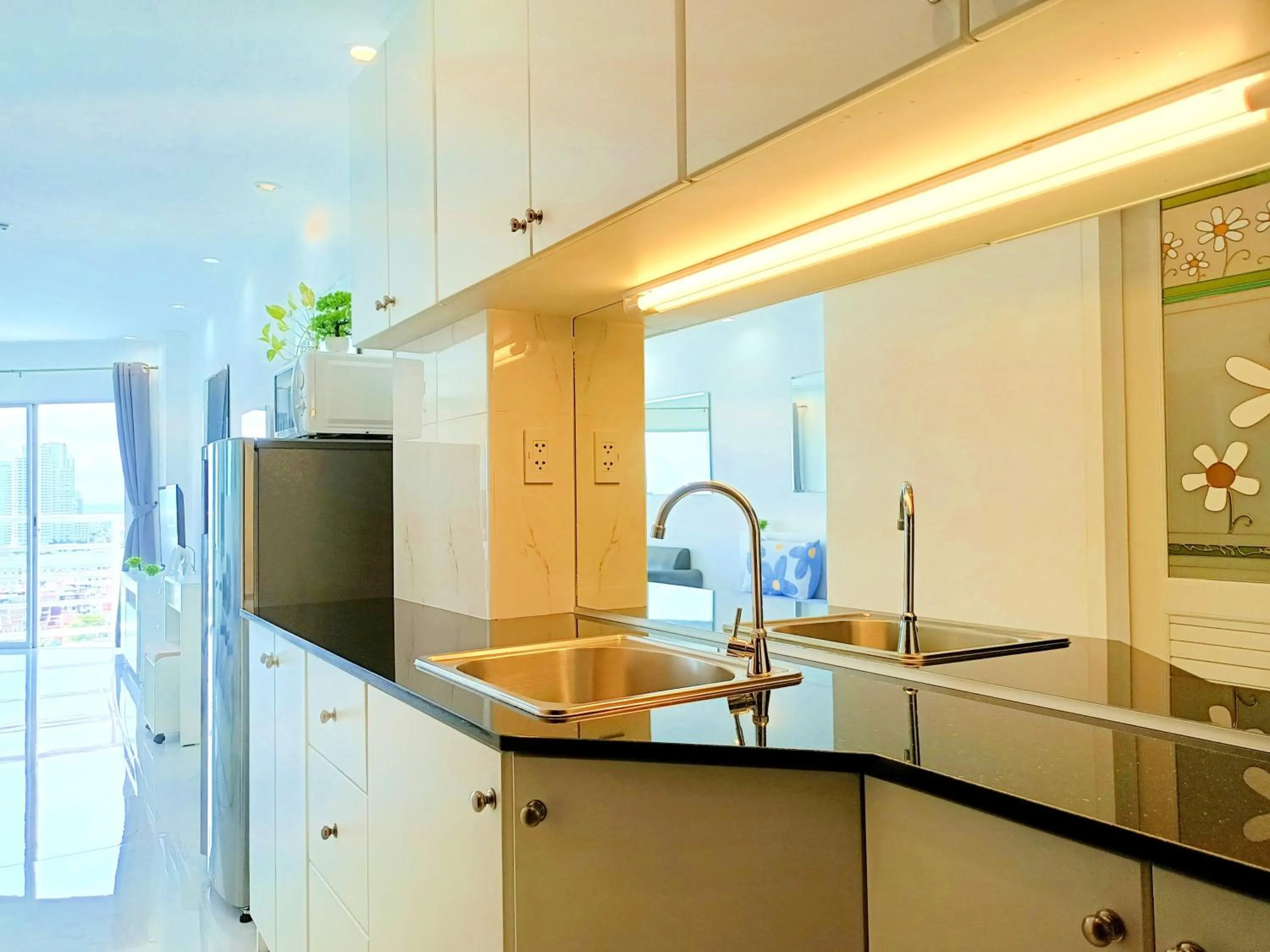 kitchen in Sea View Beachfront Condos Pattaya Jomtien Beach