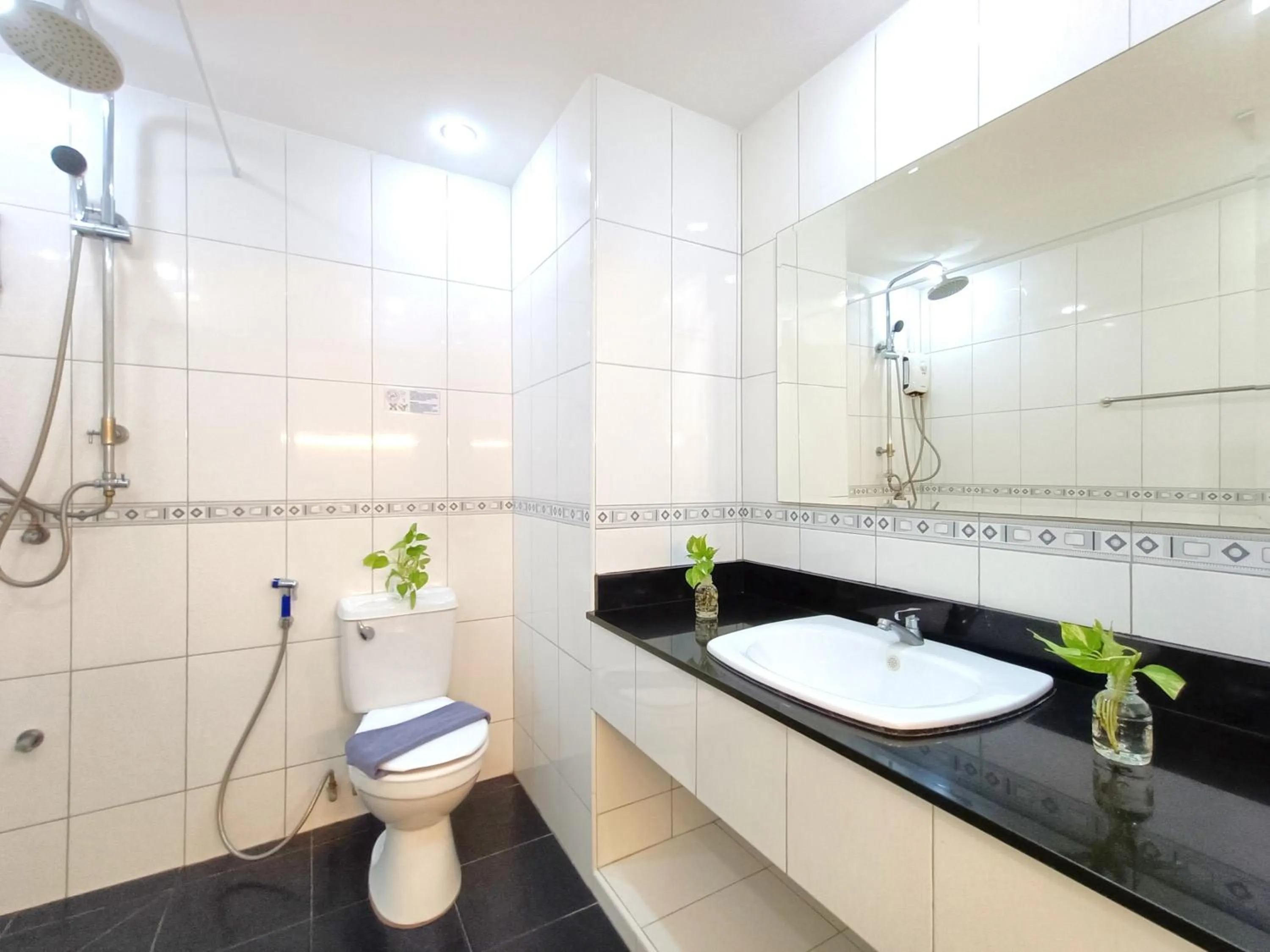 Bathroom in Sea View Beachfront Condos Pattaya Jomtien Beach