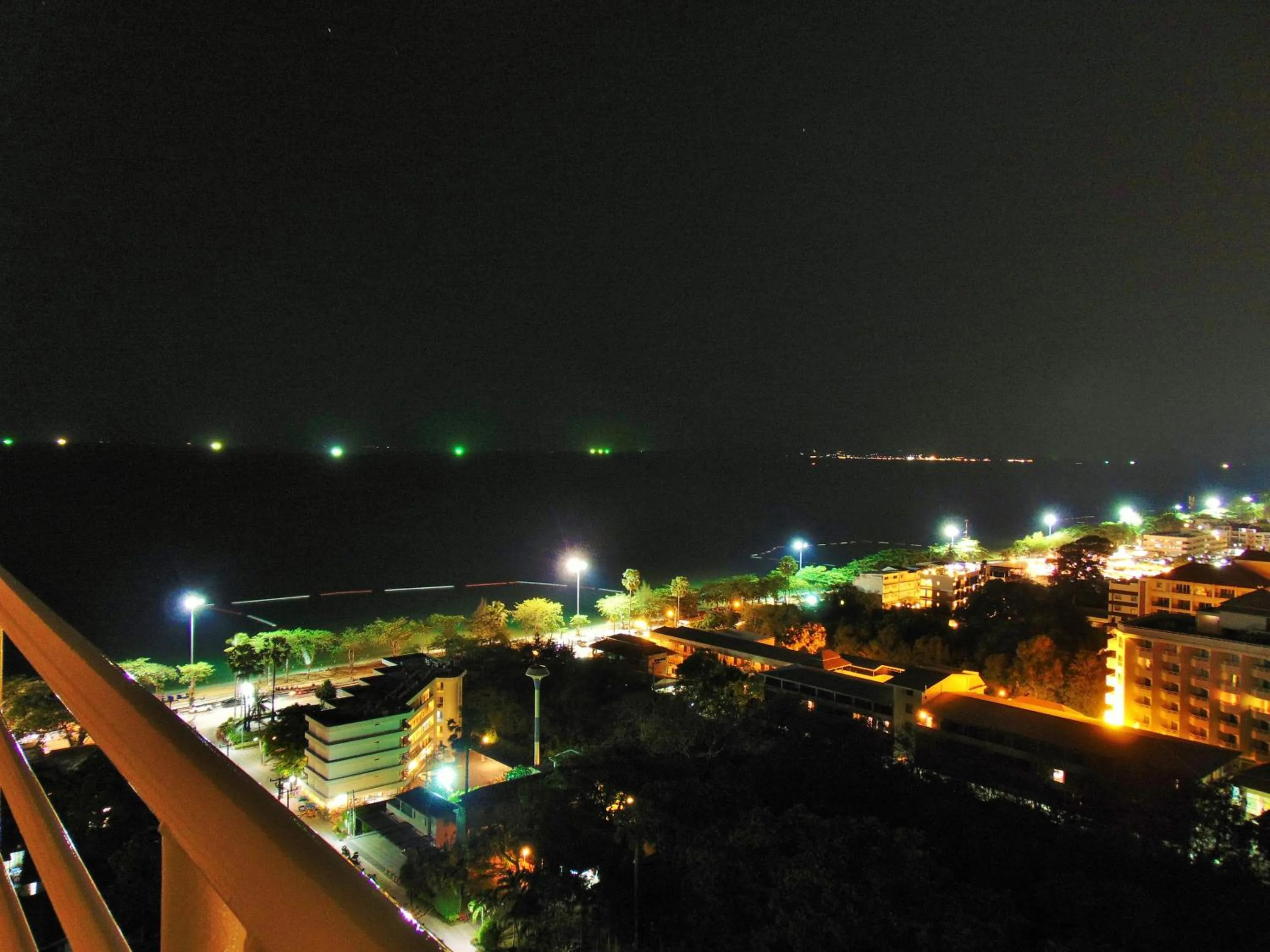 Night in Sea View Beachfront Condos Pattaya Jomtien Beach