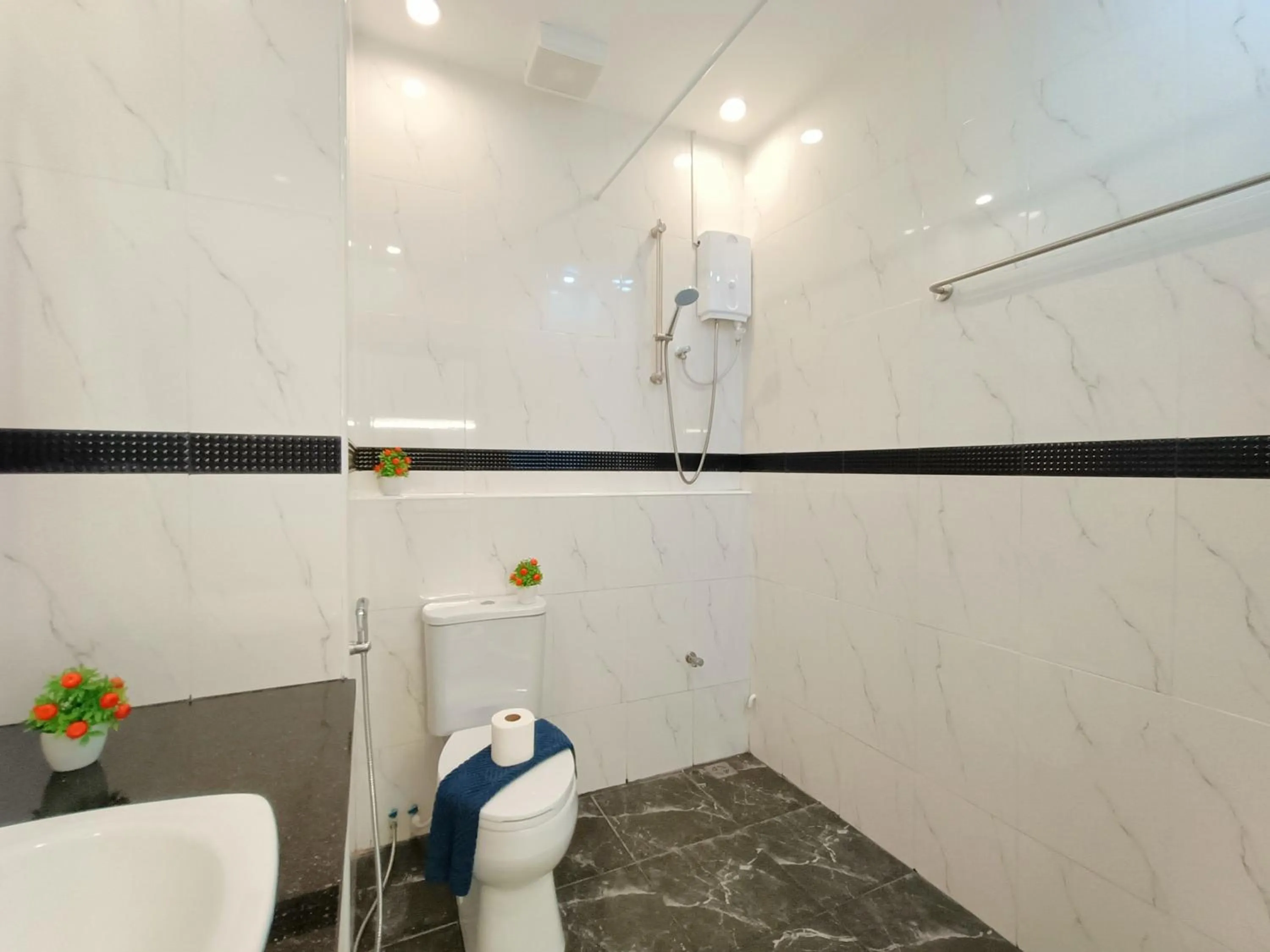 Bathroom in Sea View Beachfront Condos Pattaya Jomtien Beach