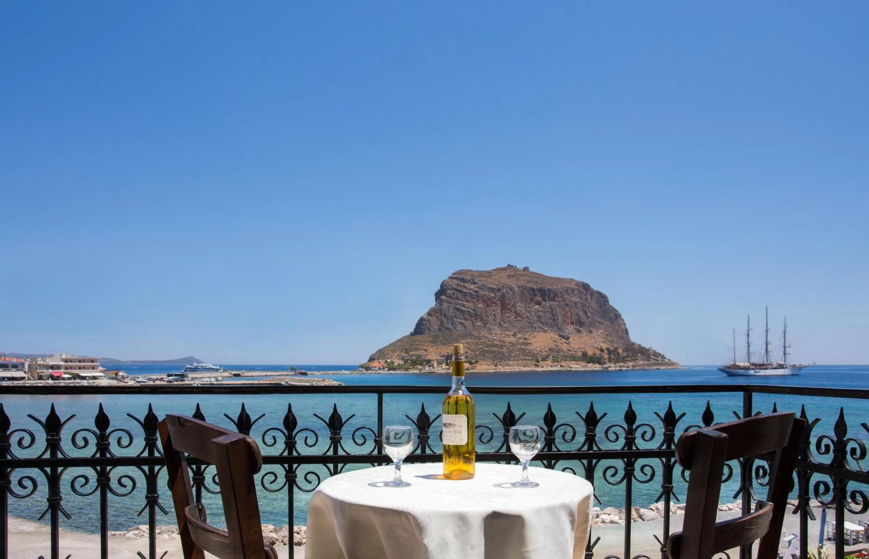 Balcony/Terrace in Petrino Guesthouse