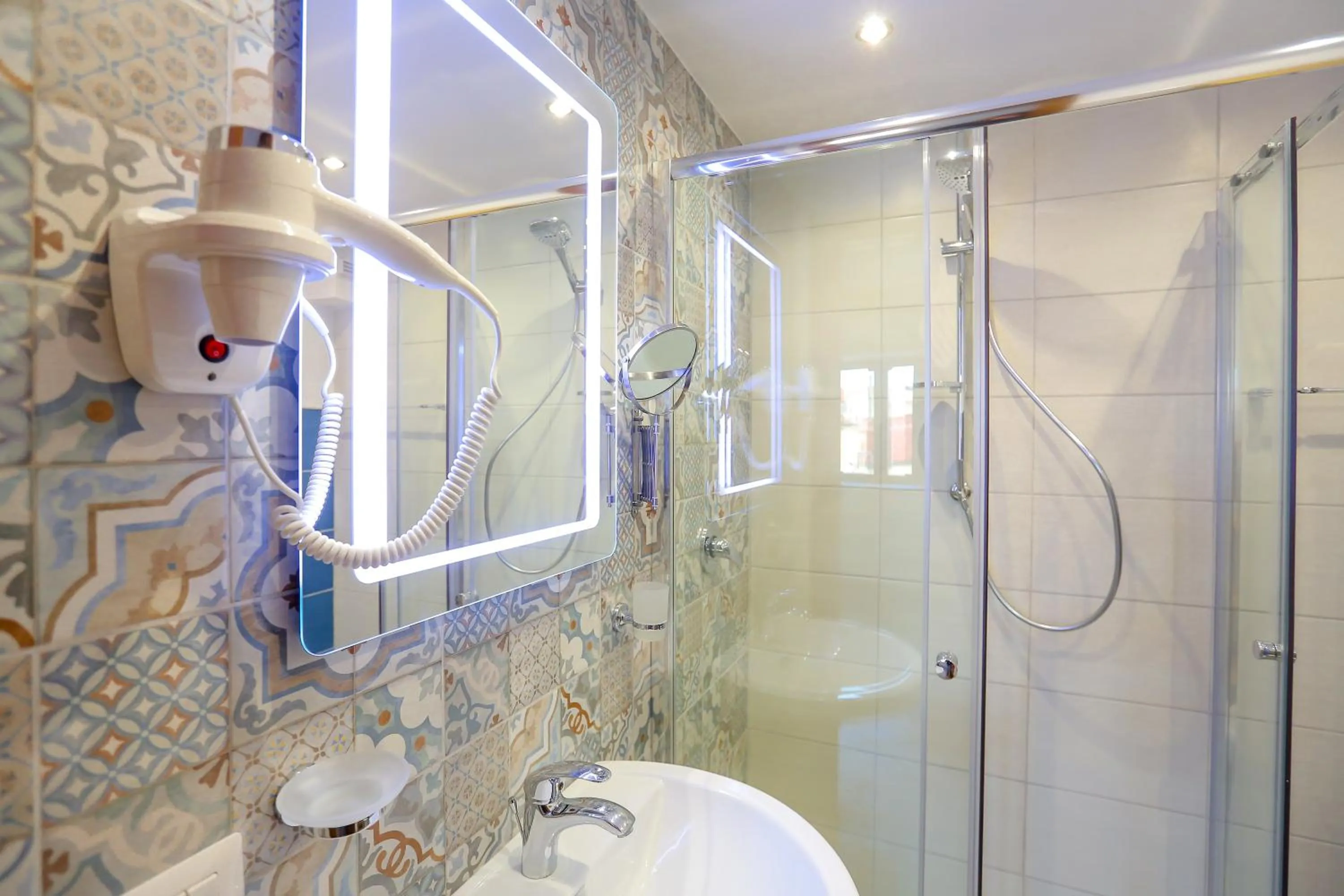 Bathroom in Cefalu in Blu