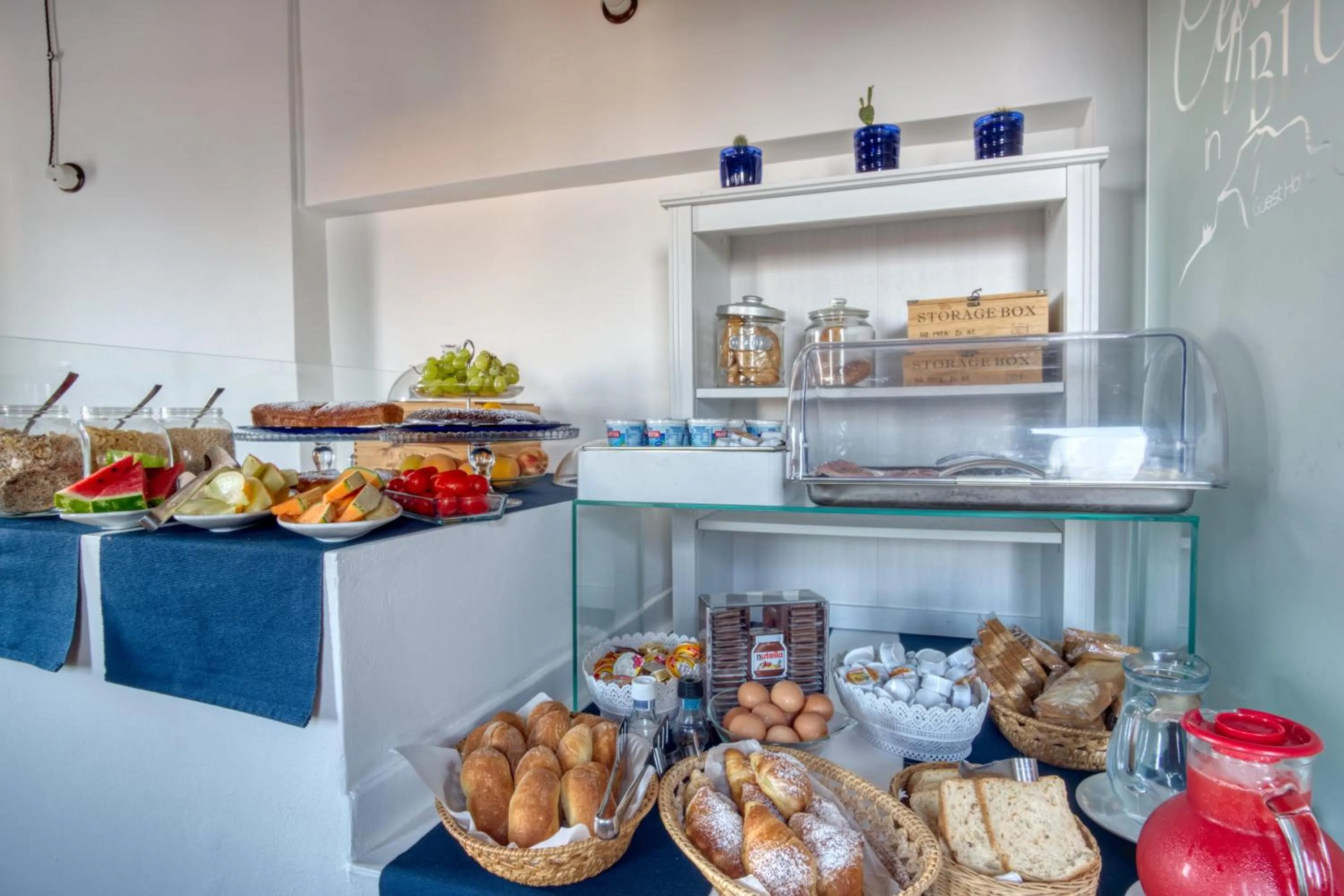 Buffet breakfast in Cefalu in Blu