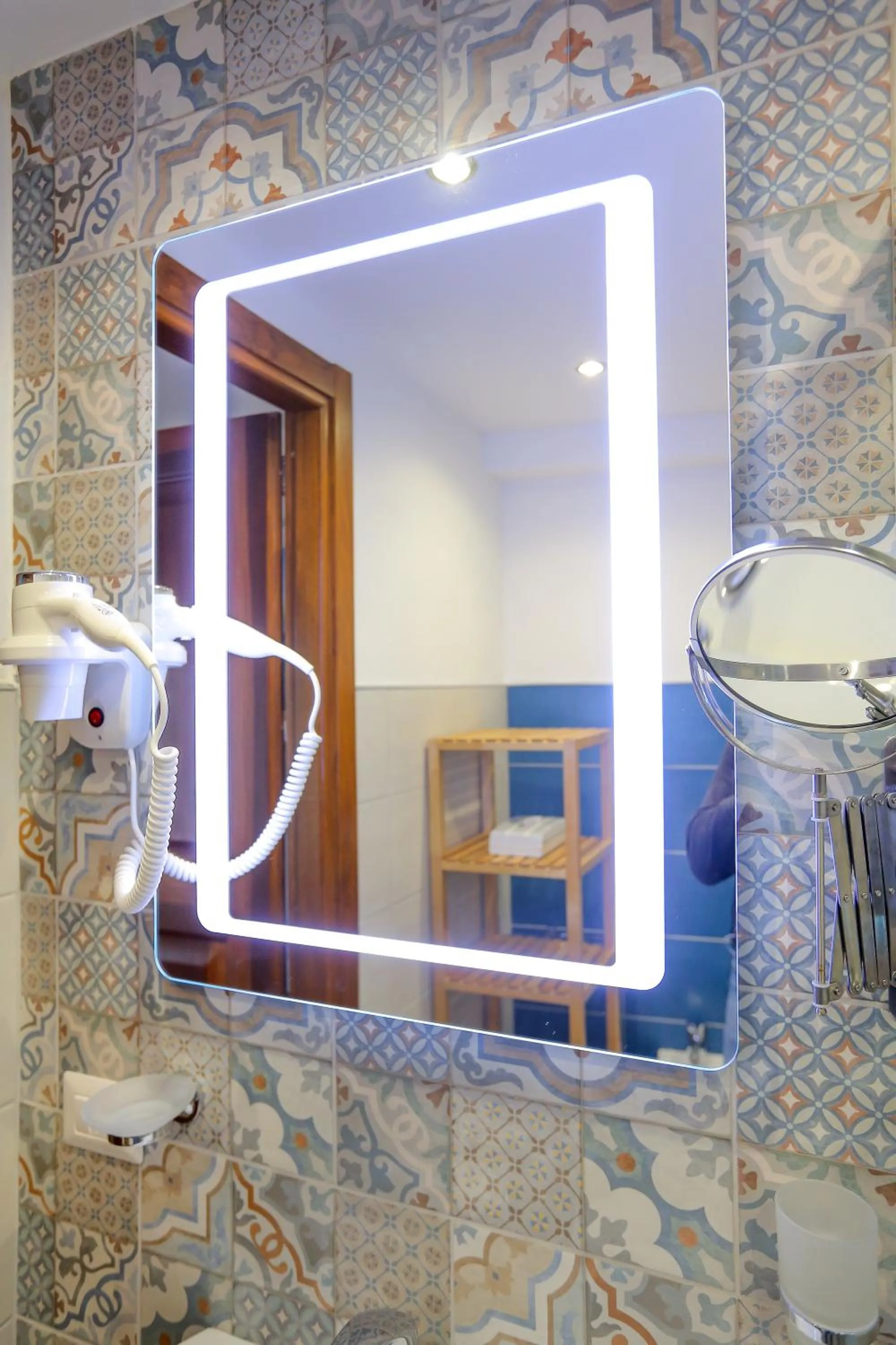 Bathroom in Cefalu in Blu