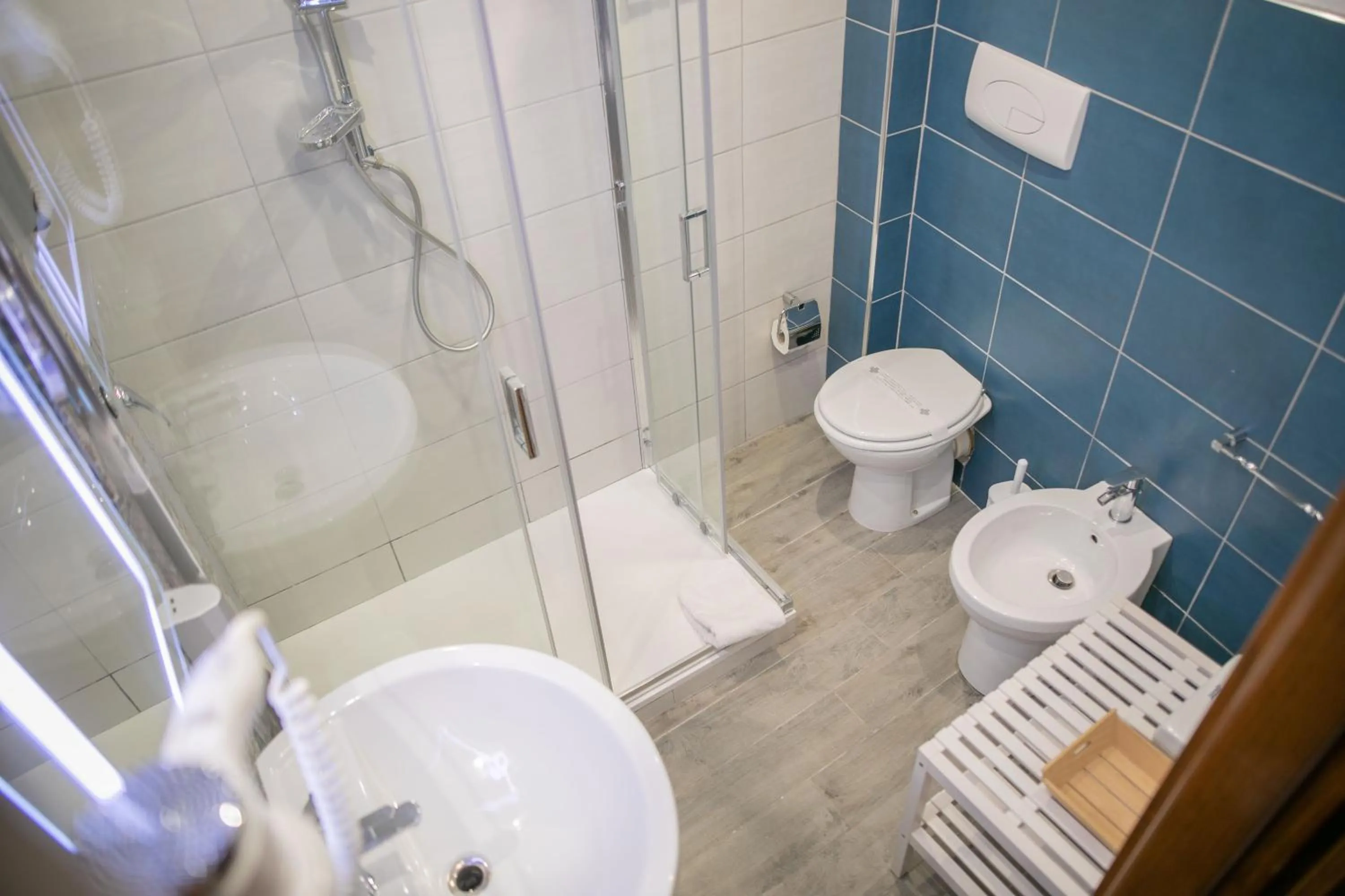 Bathroom in Cefalu in Blu