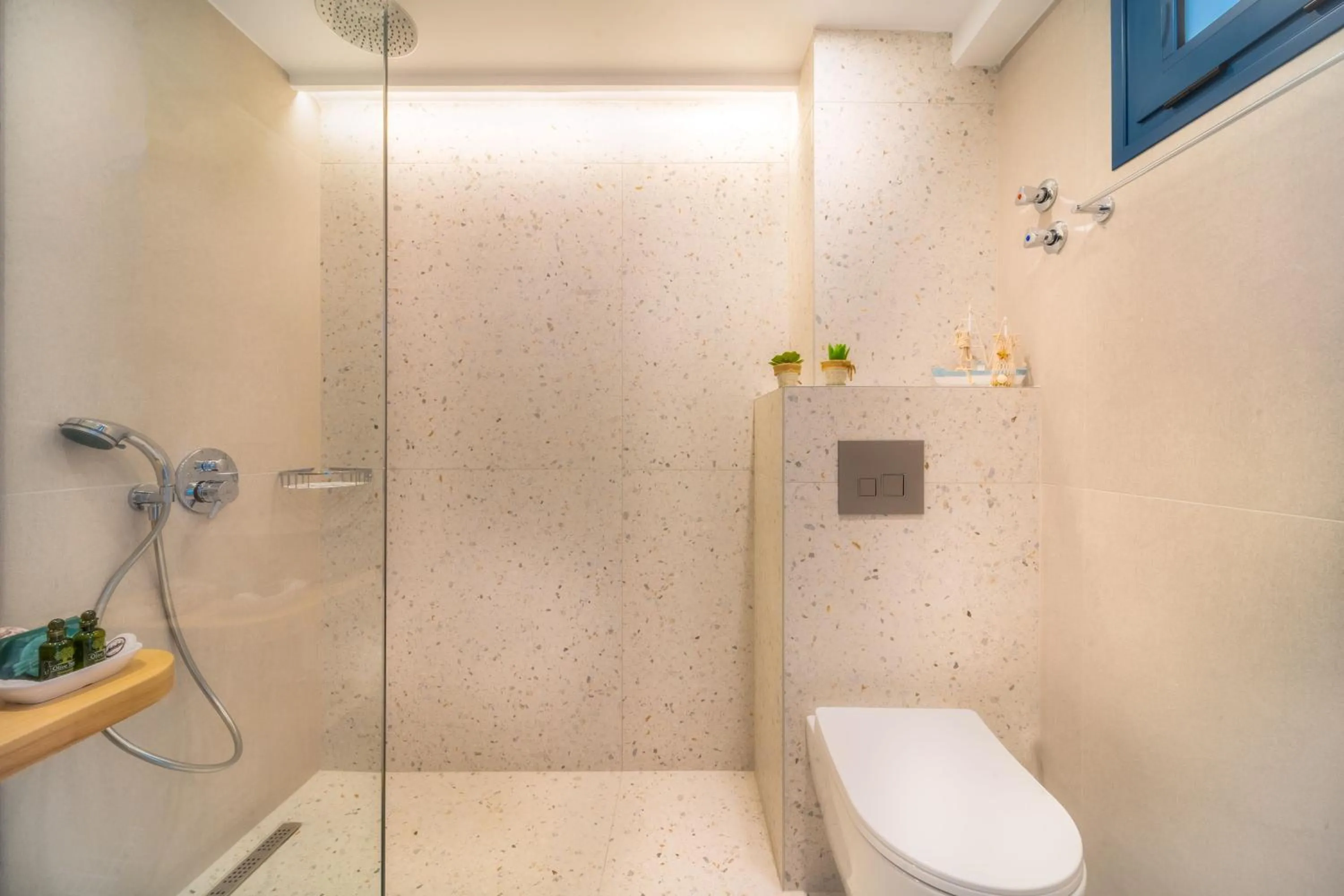 Toilet in Pyrgos Beach Hotel Apartments