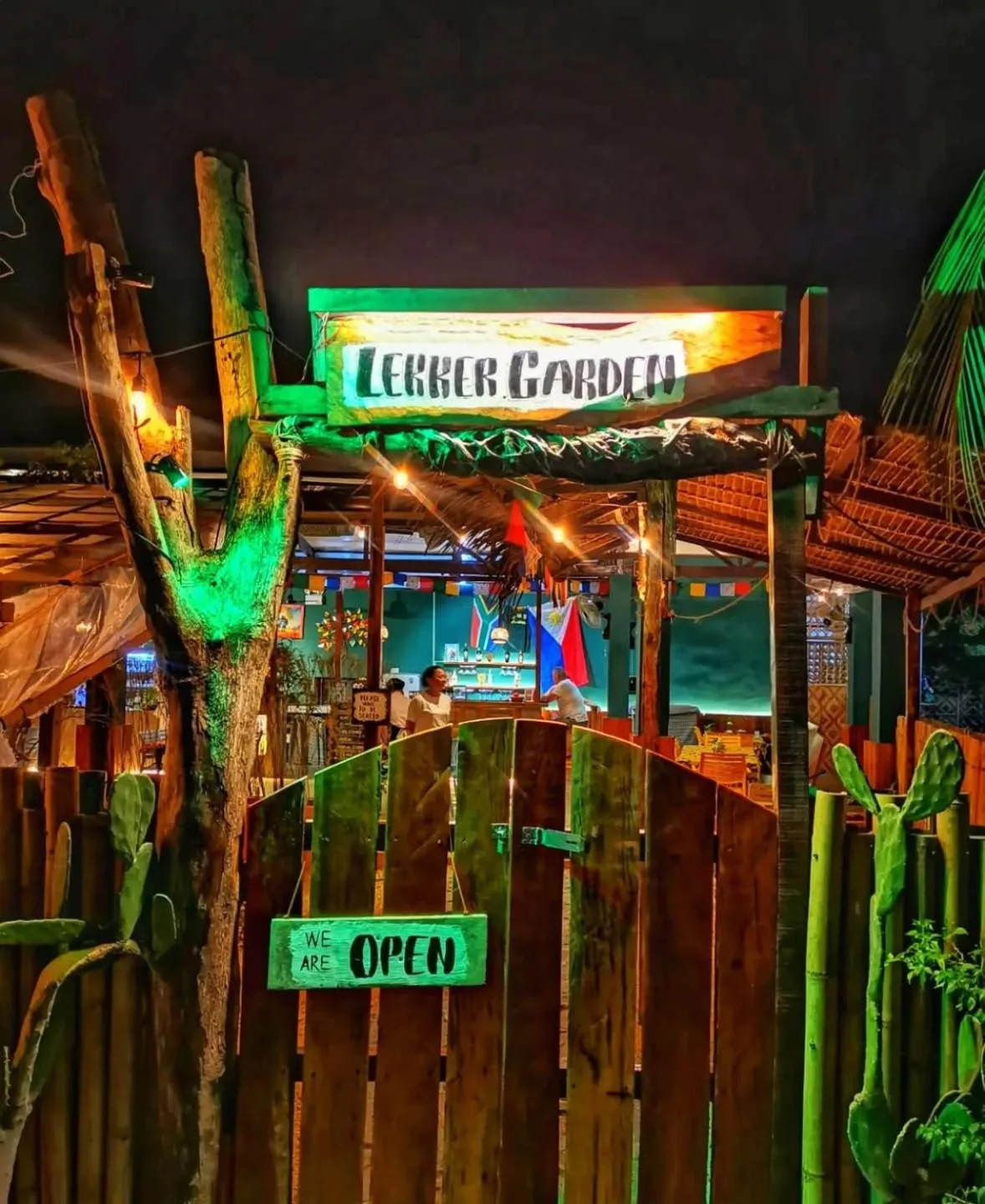 Restaurant/places to eat in Alona Pawikan