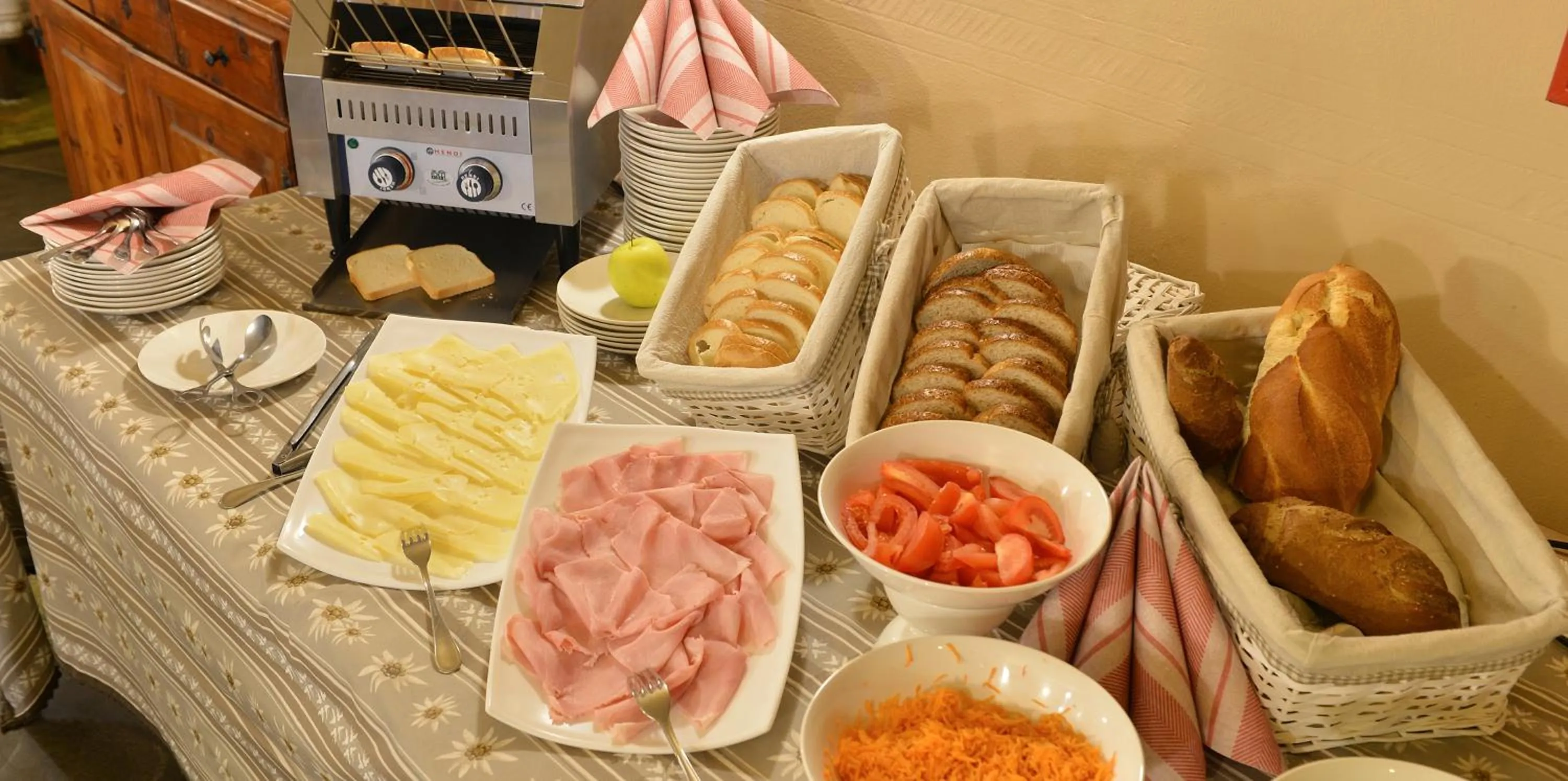 Restaurant/places to eat in Hotel Margherita