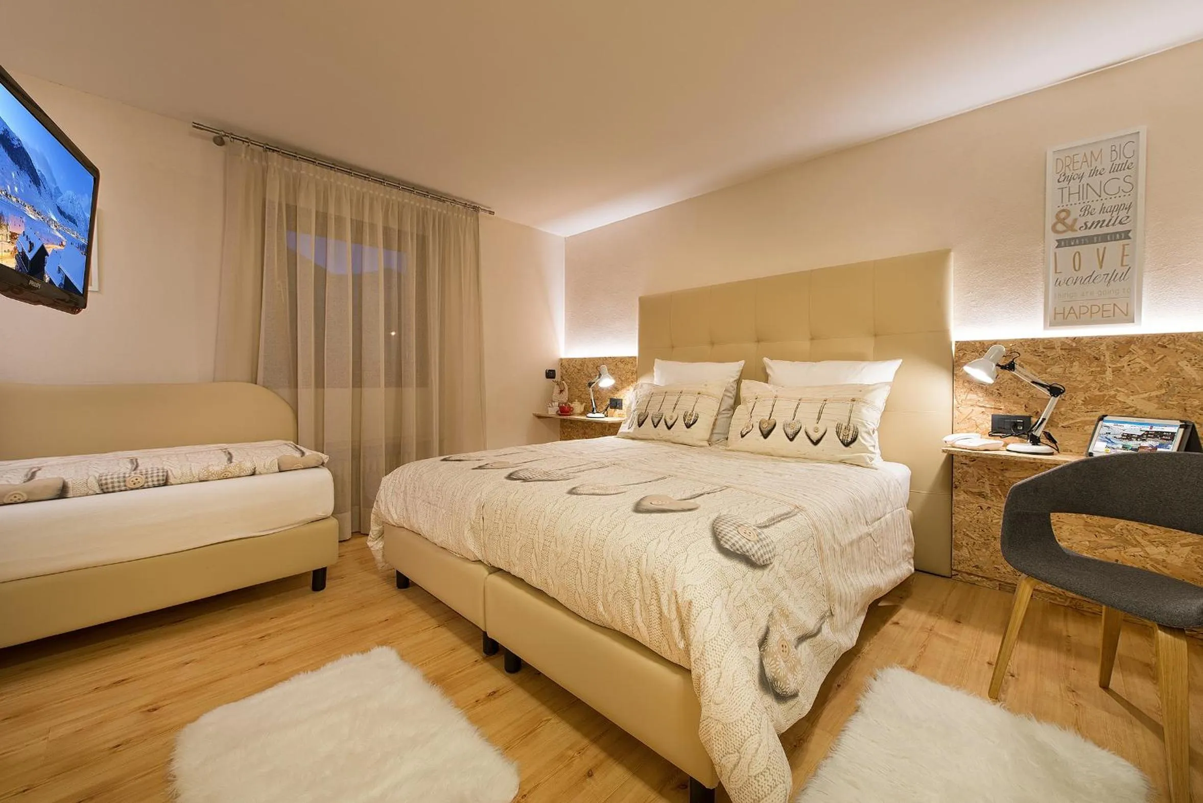 Night, Bed in Hotel Margherita