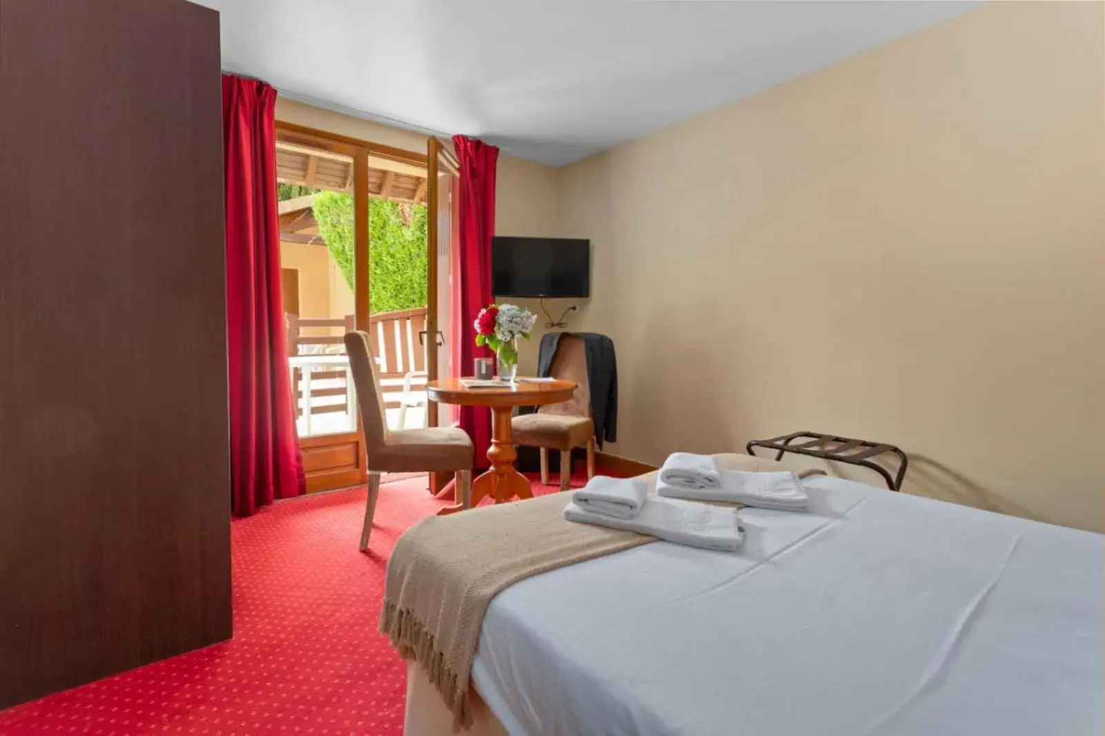 Superior Double Room with Balcony - Pool view in Hôtel Le Romantica Superior Double Room with Balcony - Pool view in Hôtel Le Romantica