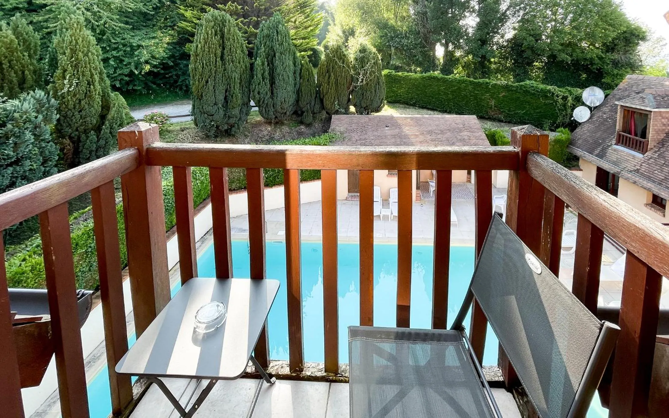 Patio in Hôtel Le Romantica