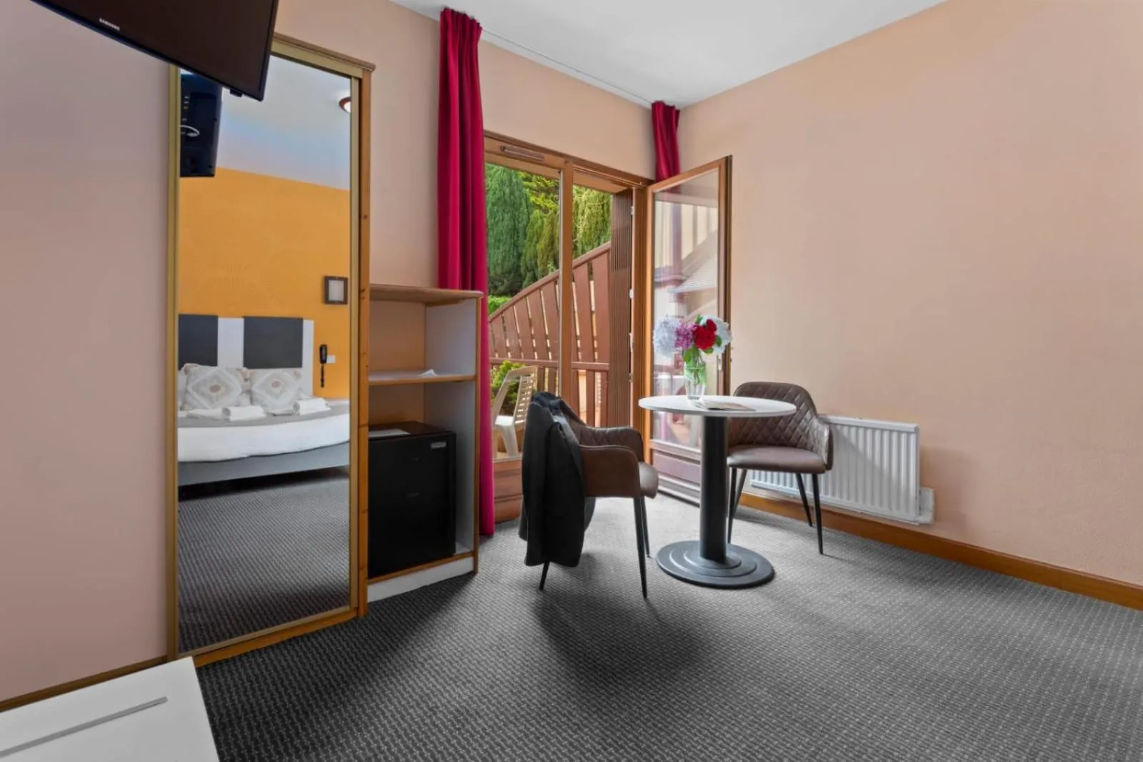 Bed in Hôtel Le Romantica