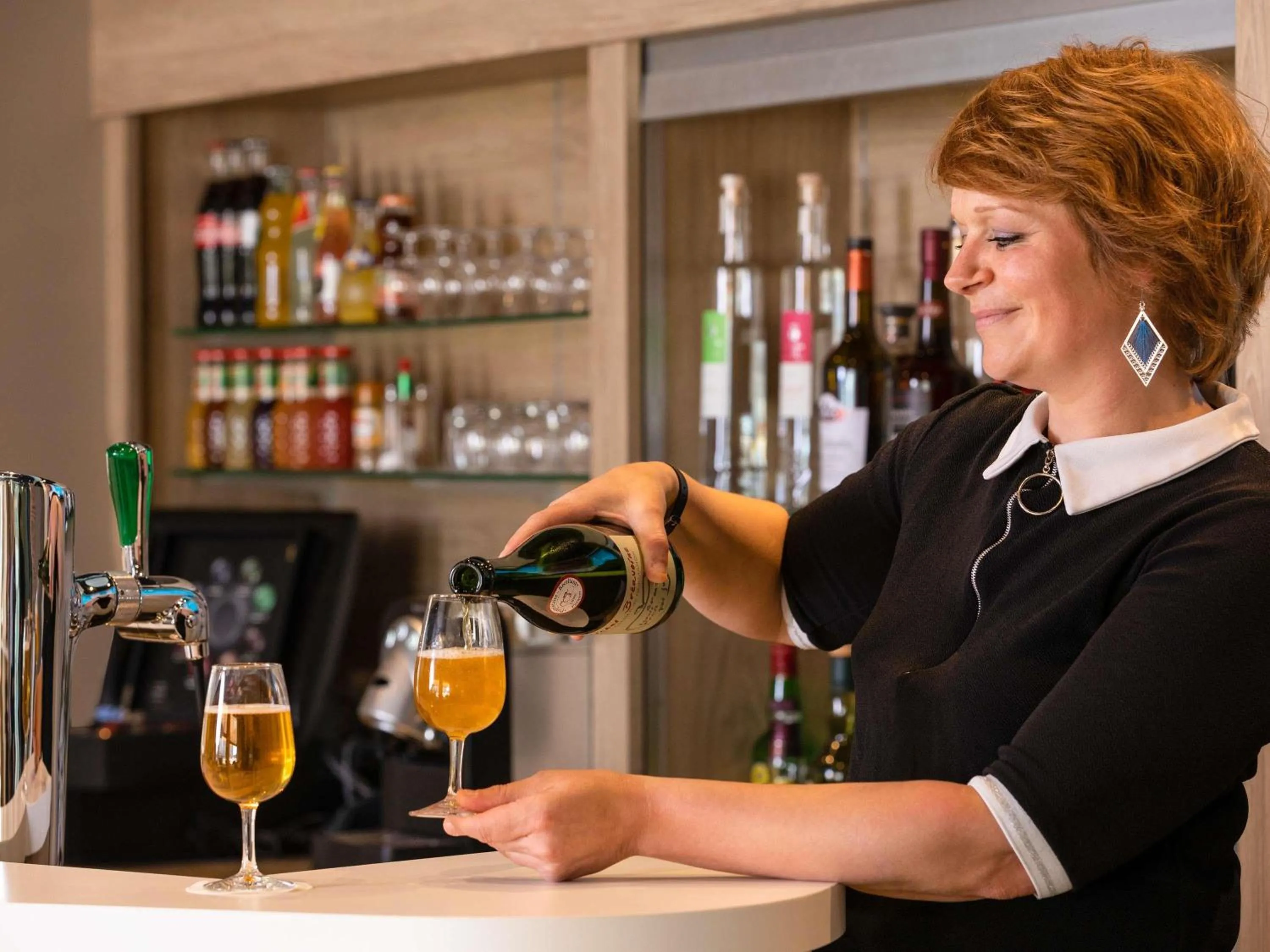 Lounge or bar in Mercure Trouville Sur Mer