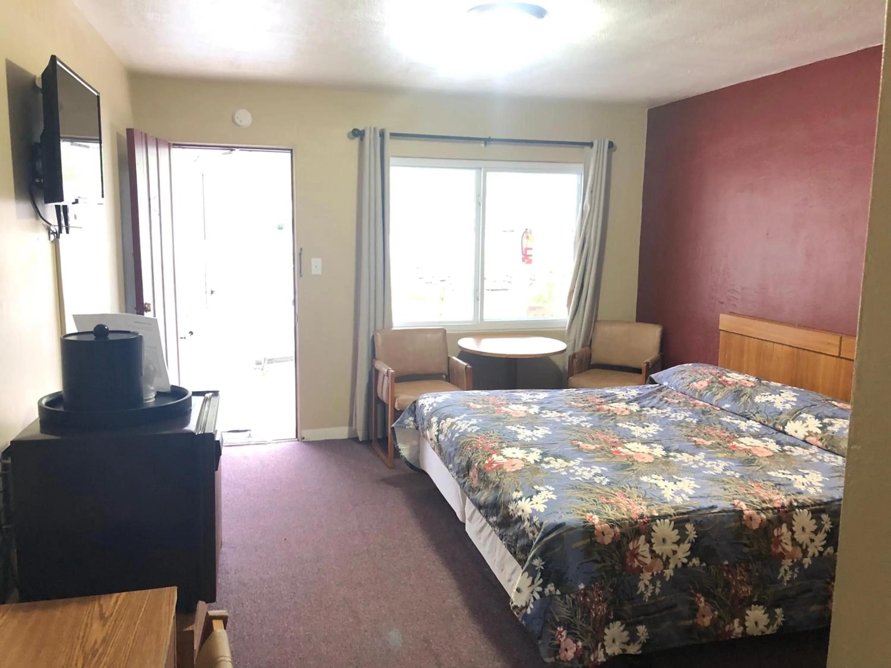 Bed in Laurel Park Inn