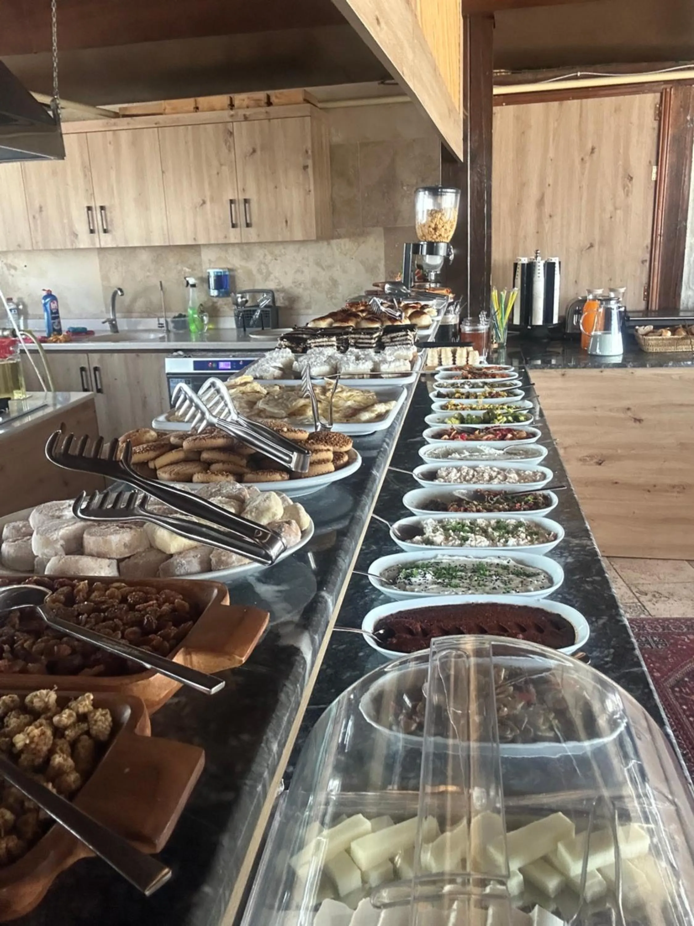 Food and drinks in Bedrock Cave Hotel