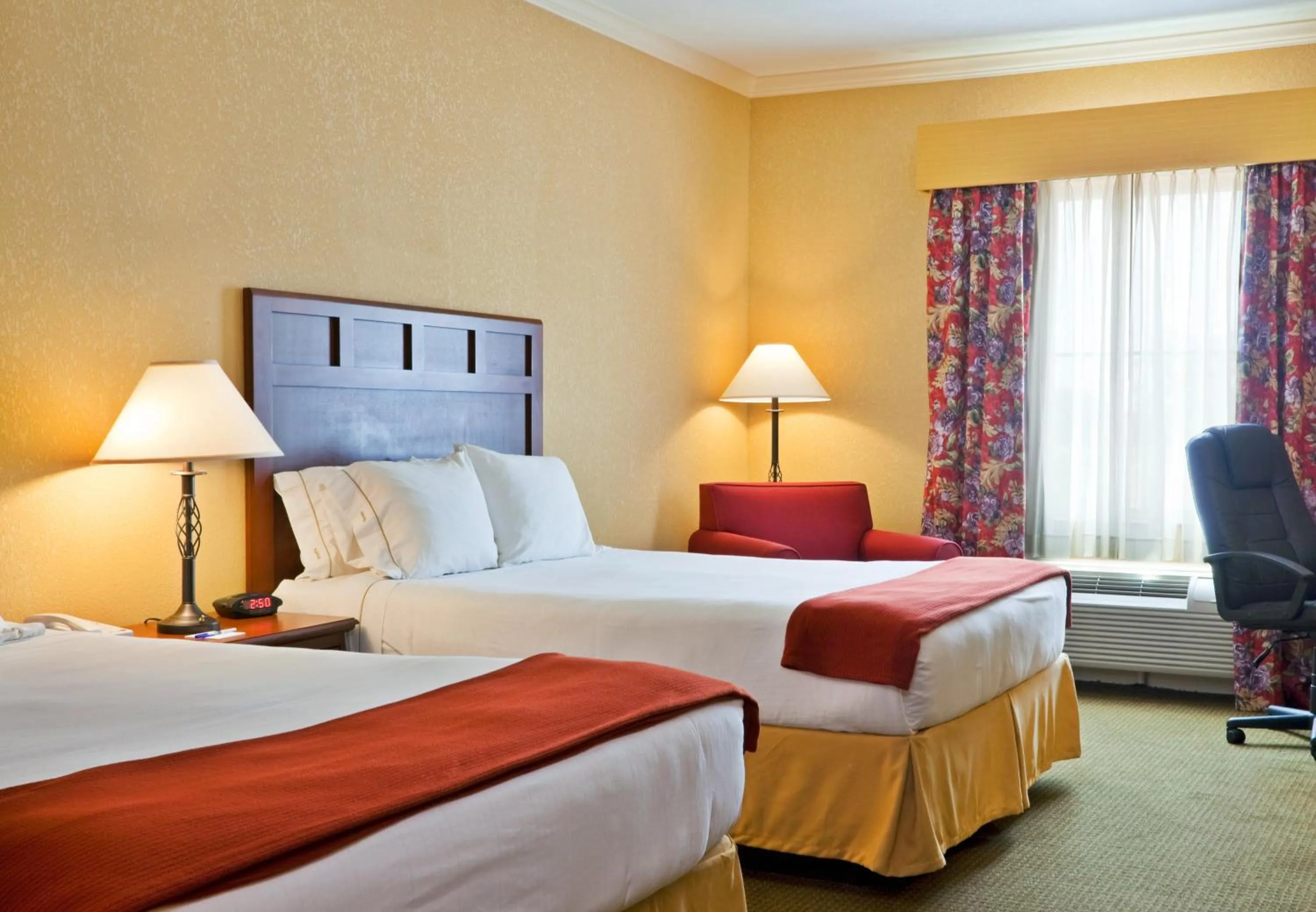 Photo of the whole room, Bed in Holiday Inn Express of Salado-Belton by IHG