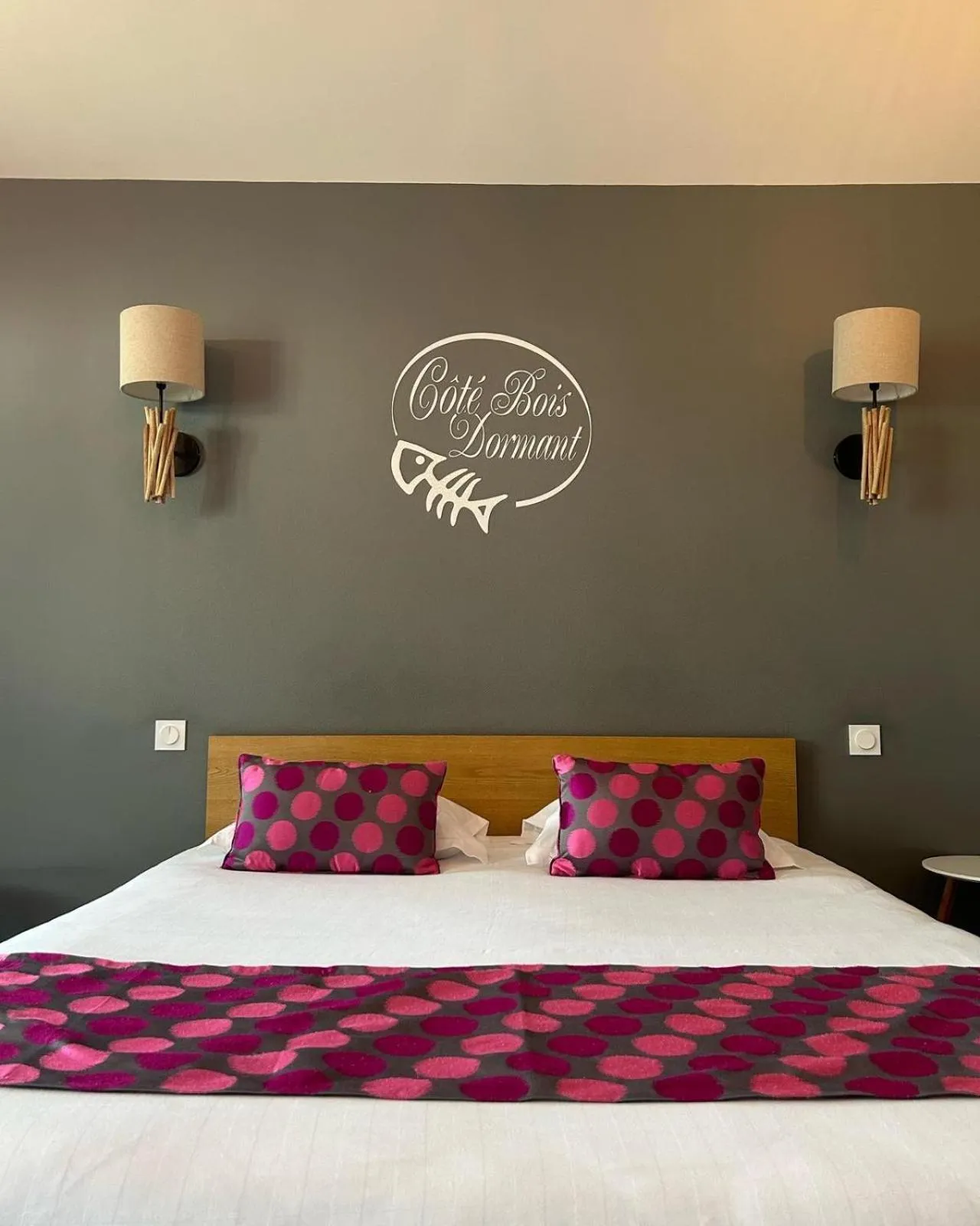 Bed in Hotel restaurant La Pêcherie - Le manoir d'à coté - Les 5 ruches -Logis hôtels