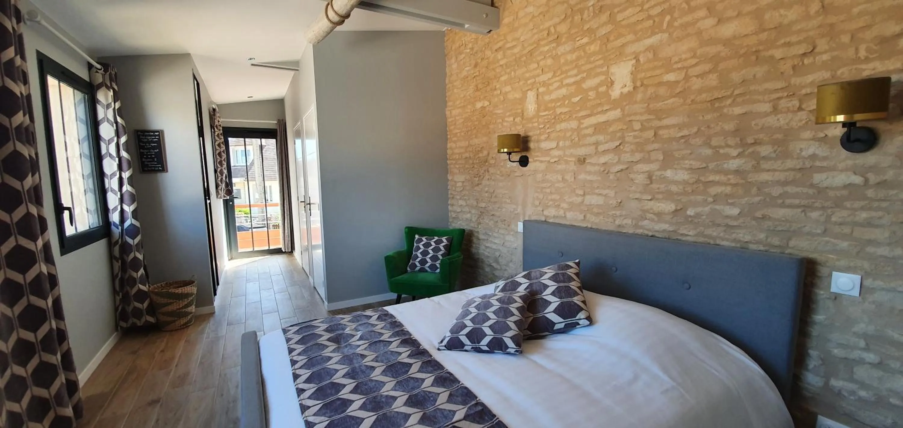 Bed in Hotel restaurant La Pêcherie - Le manoir d'à coté - Les 5 ruches -Logis hôtels