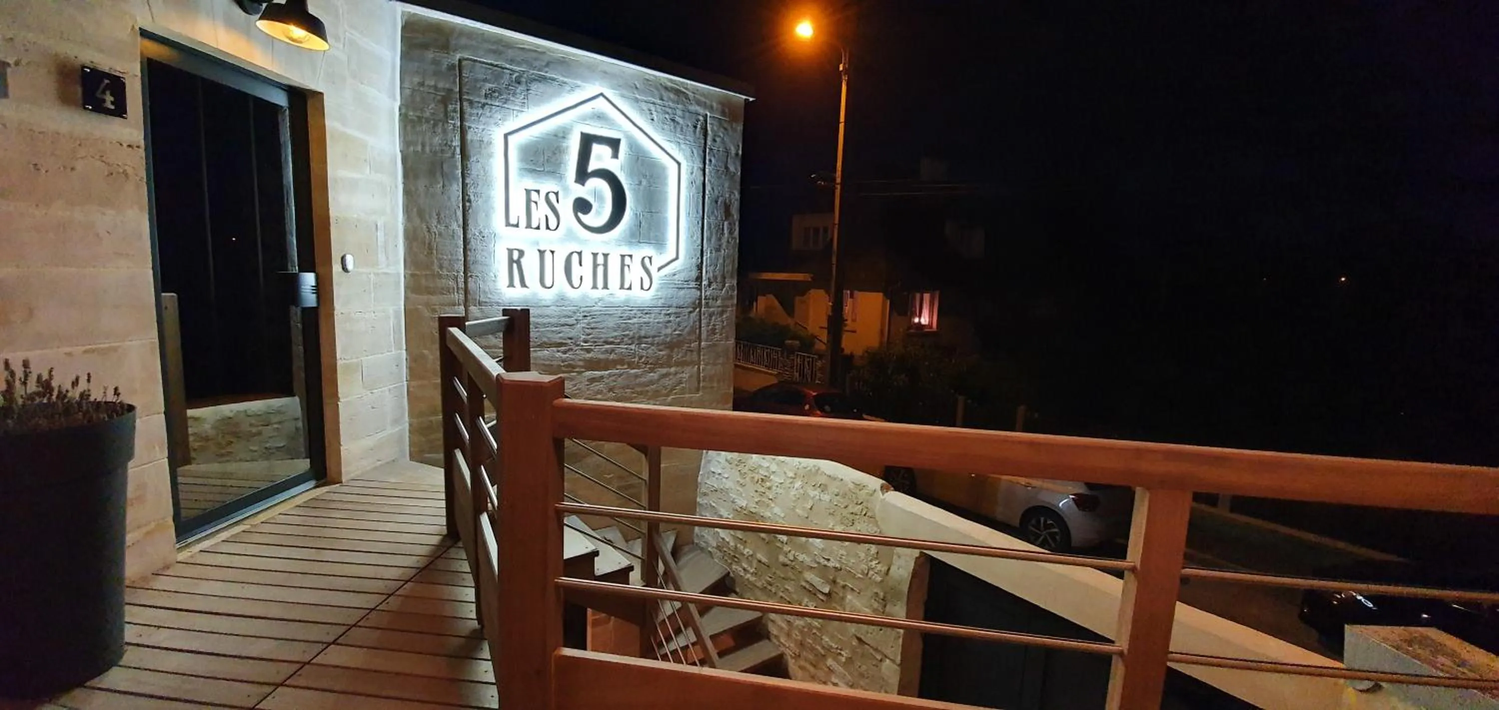 Property building in Hotel restaurant La Pêcherie - Le manoir d'à coté - Les 5 ruches -Logis hôtels