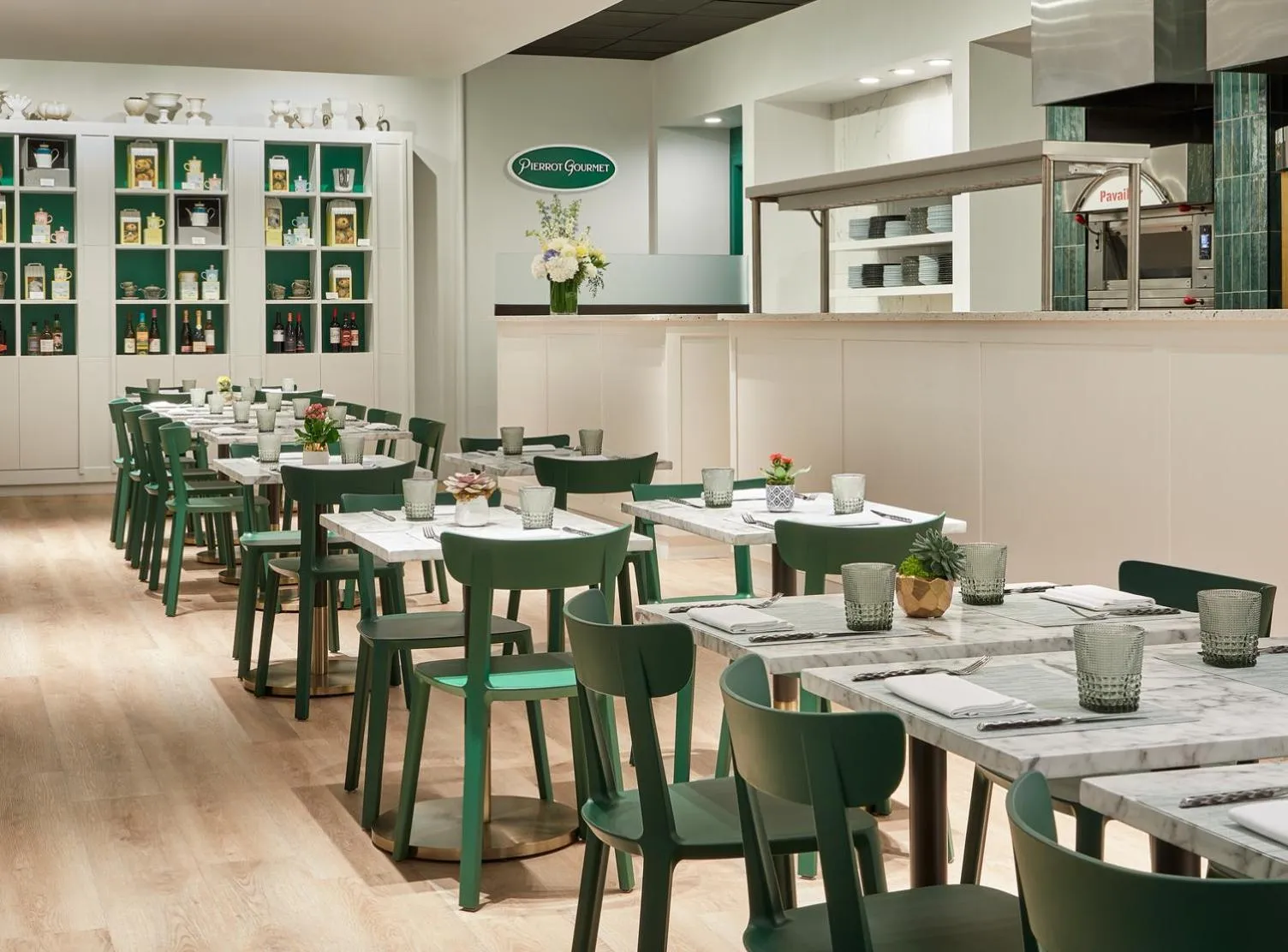 Restaurant/places to eat in The Peninsula Chicago