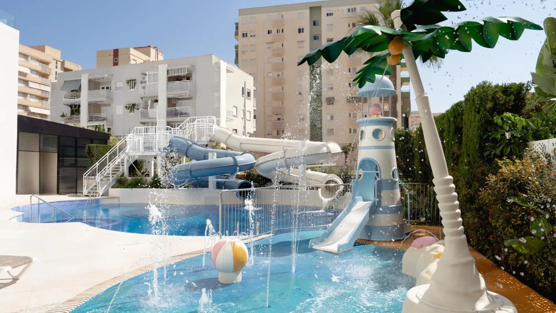 Swimming pool in Hotel RH Arena - Todo Incluido