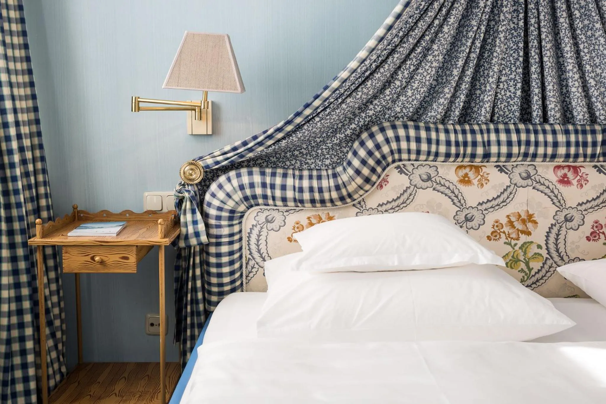 Bedroom, Bed in Hotel Edelweiss