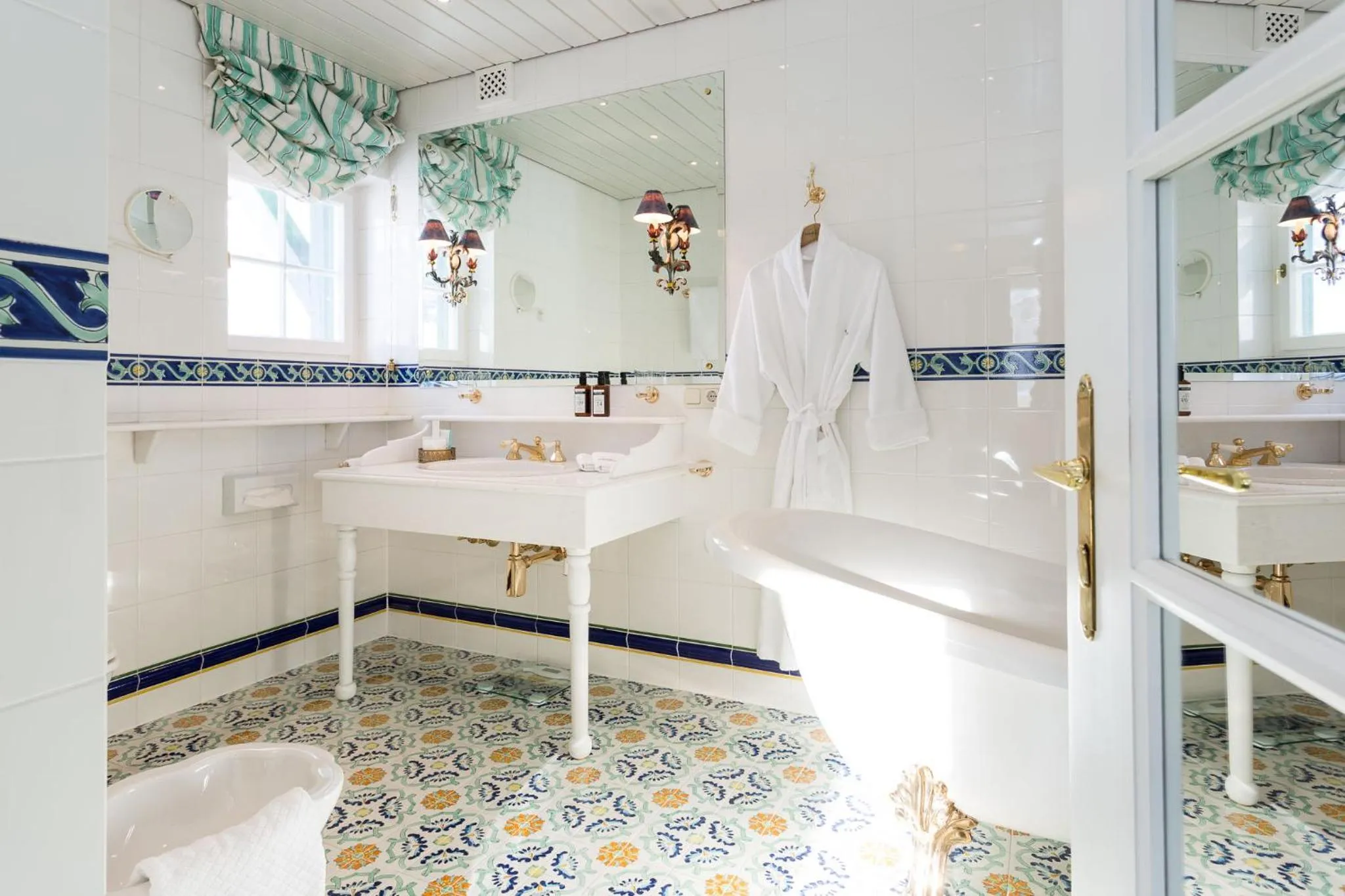 Bathroom in Hotel Edelweiss