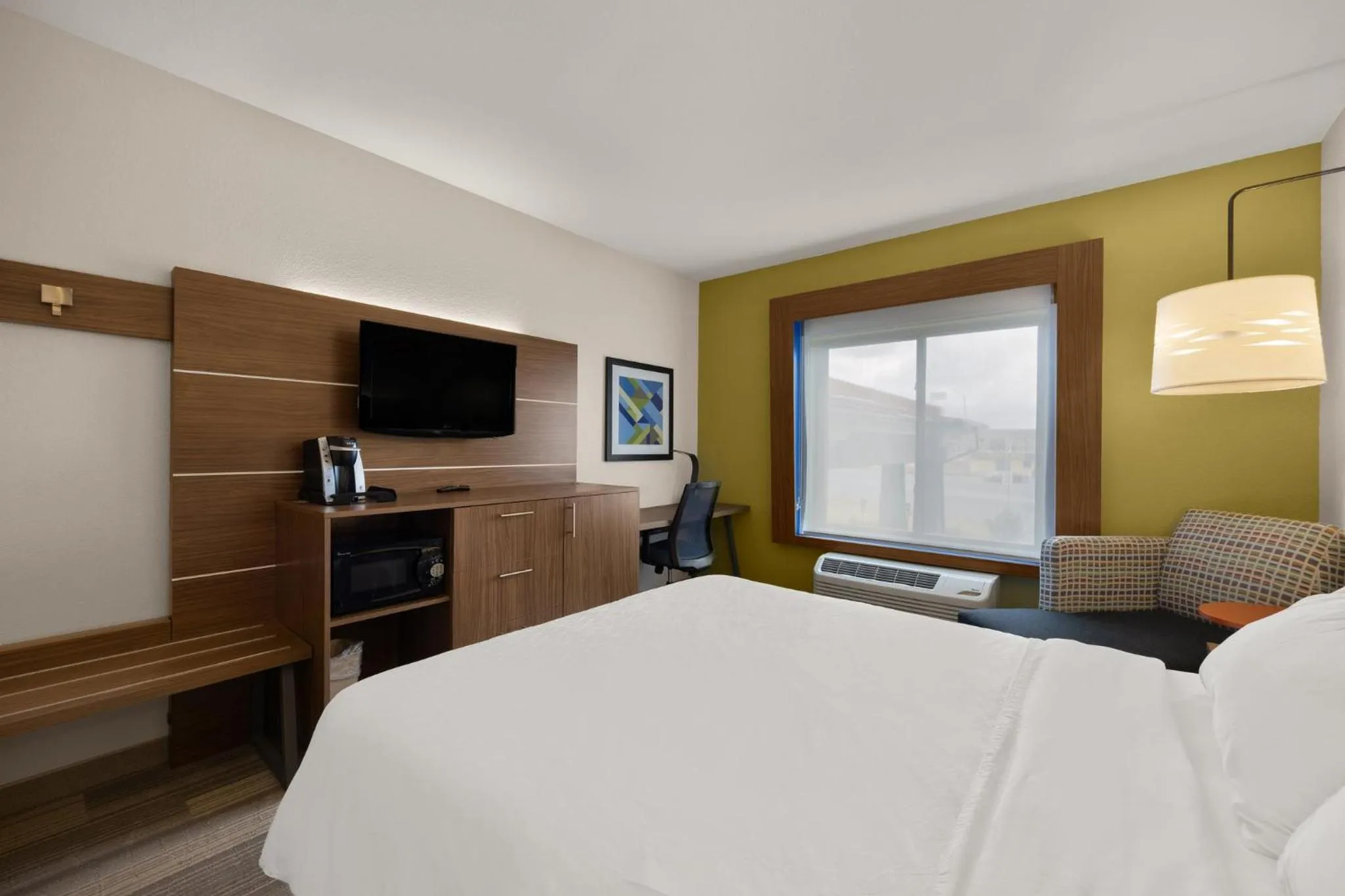 Photo of the whole room, Bed in Holiday Inn Express Hotel & Suites Limon I-70/Exit 359 by IHG