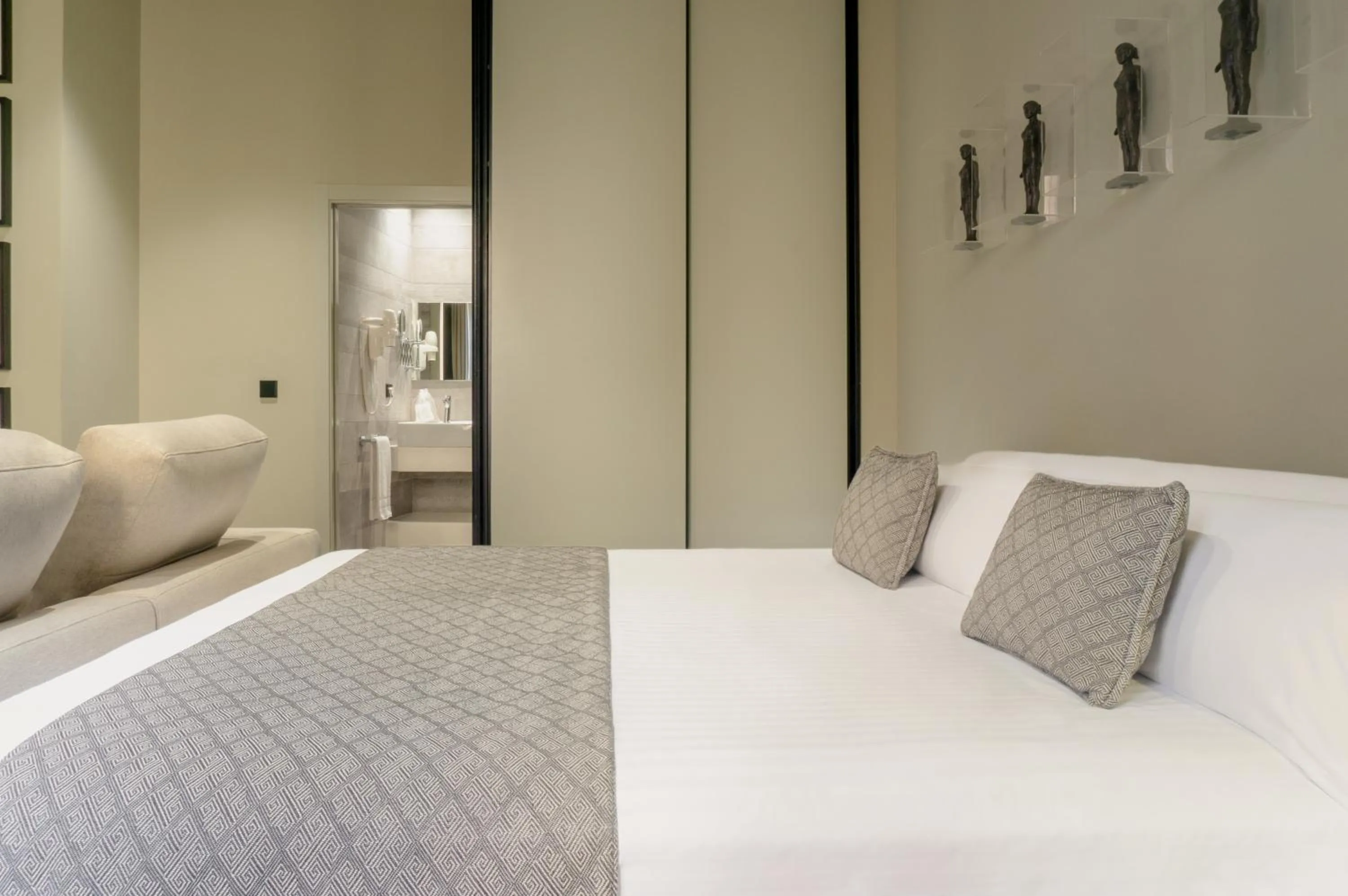 Bed in The Valentia Cabillers