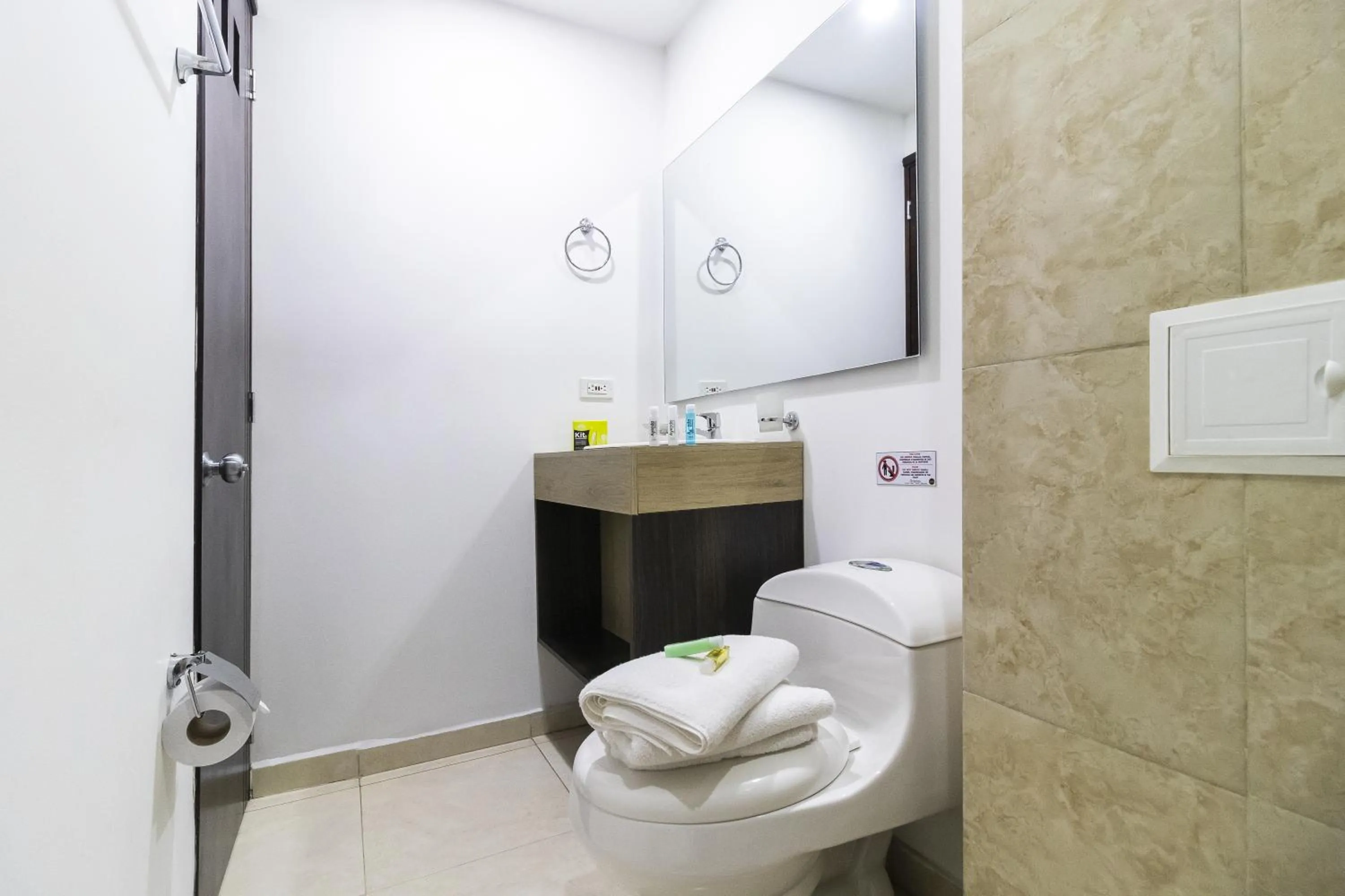 Bathroom in Ayenda 1063 Golden