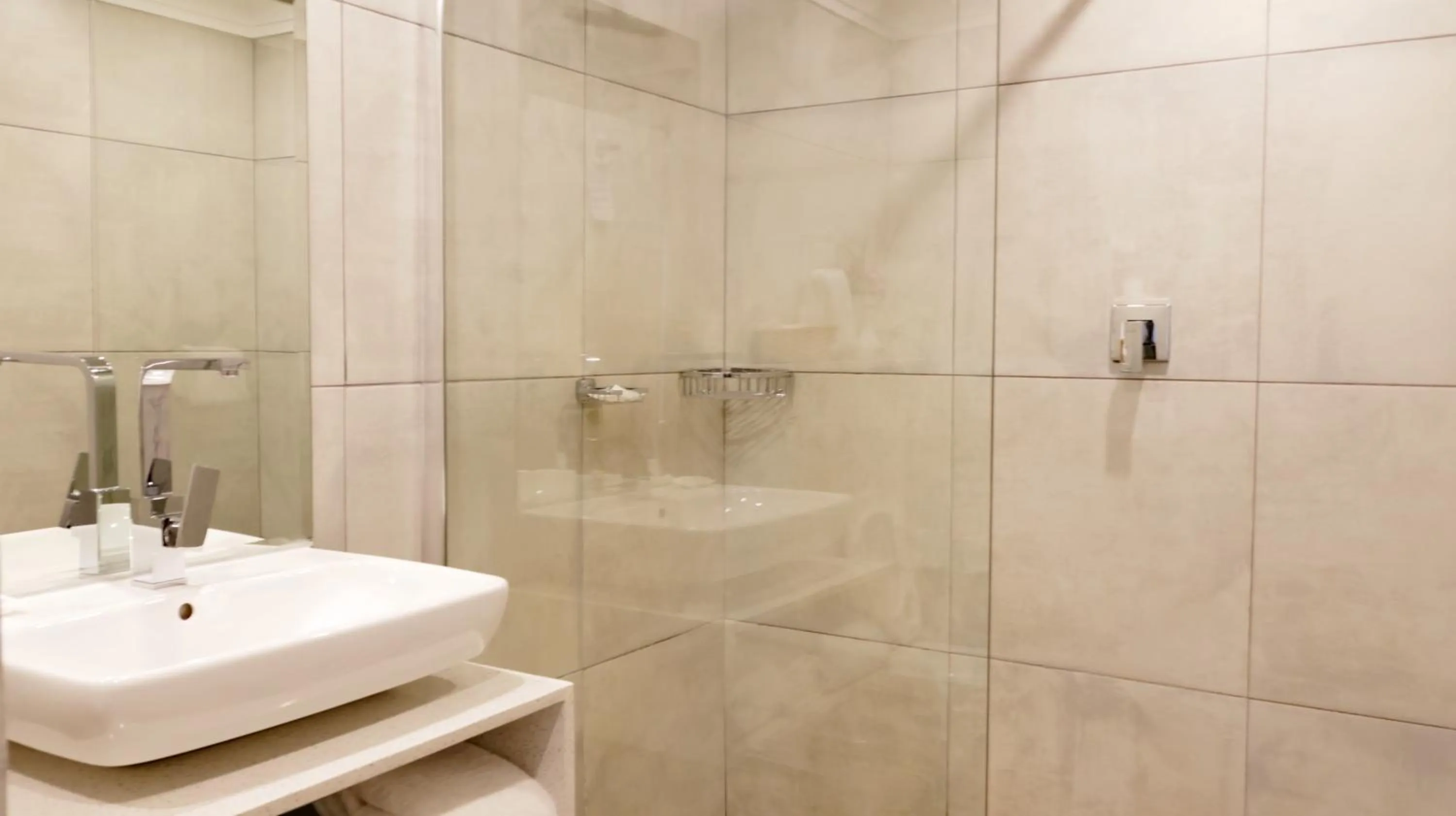 Shower in Troutbeck Resort