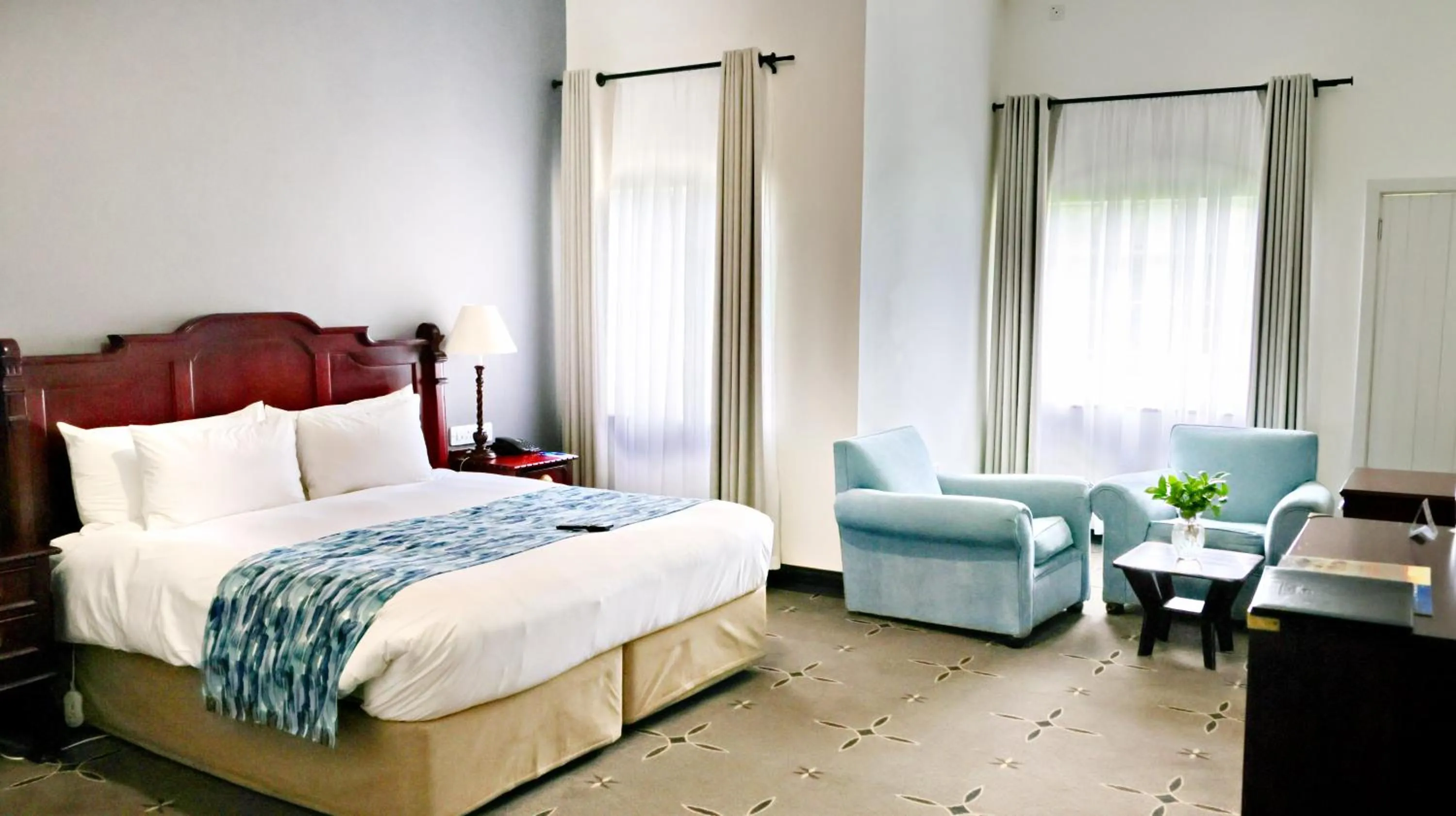 Photo of the whole room, Bed in Troutbeck Resort