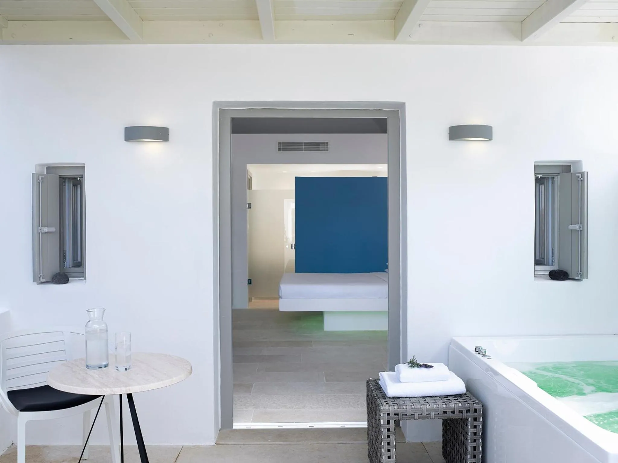 Hot Tub in Aurora Santorini