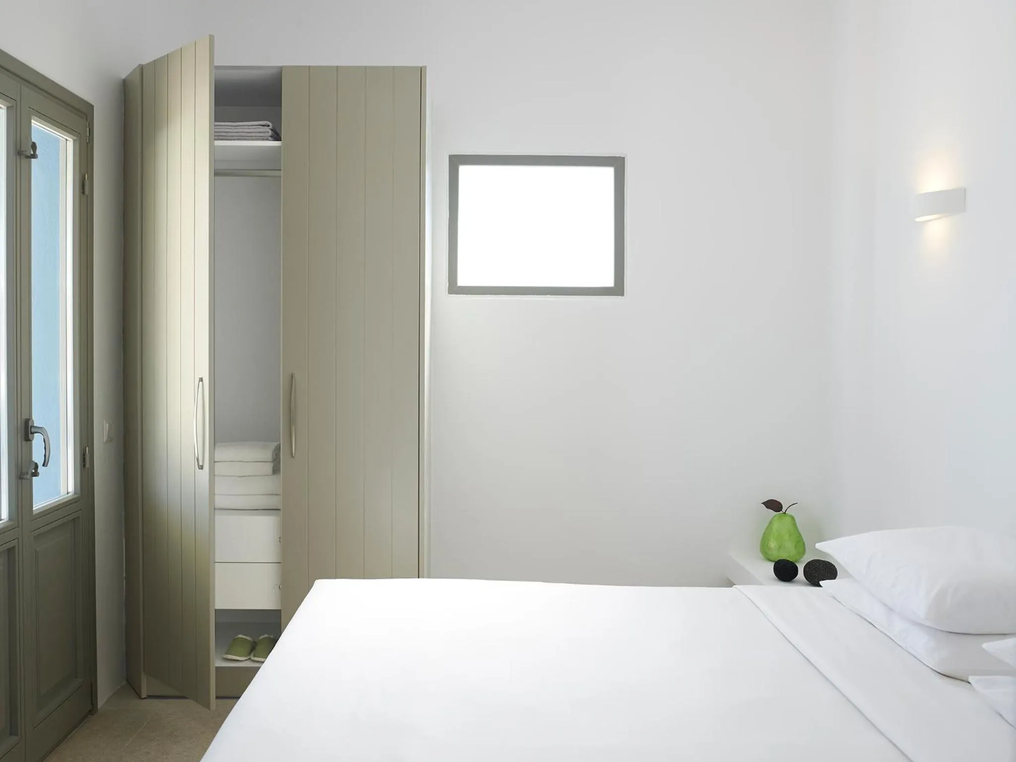 Decorative detail, Bed in Aurora Santorini