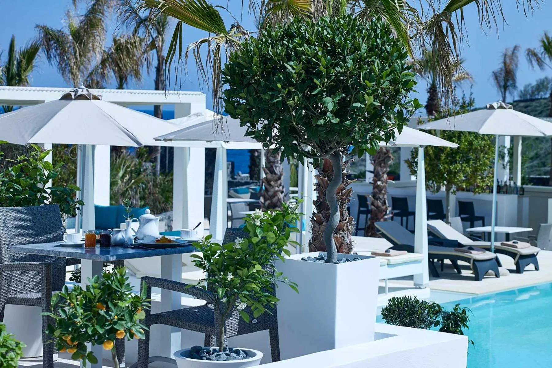 Swimming pool in Aurora Santorini