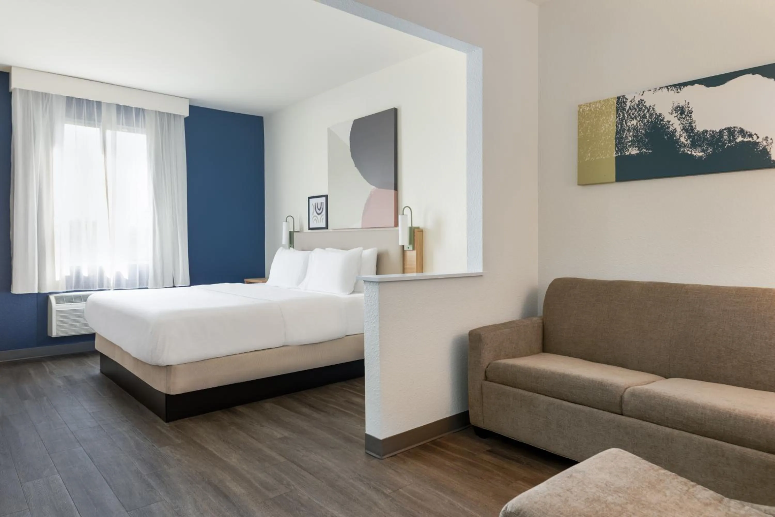 Bed in Spark by Hilton Indianapolis Northeast Fishers