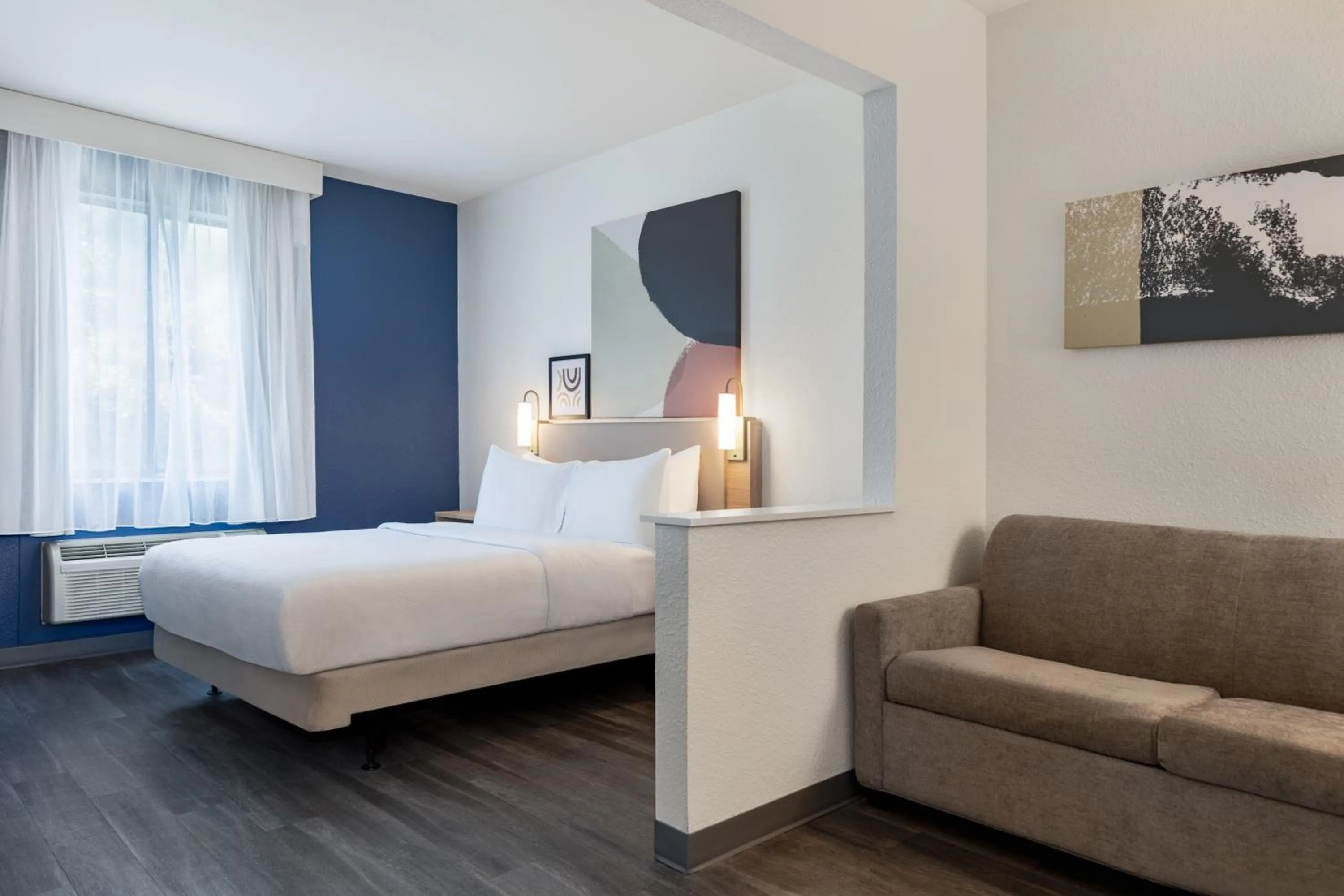 Bed in Spark by Hilton Indianapolis Northeast Fishers