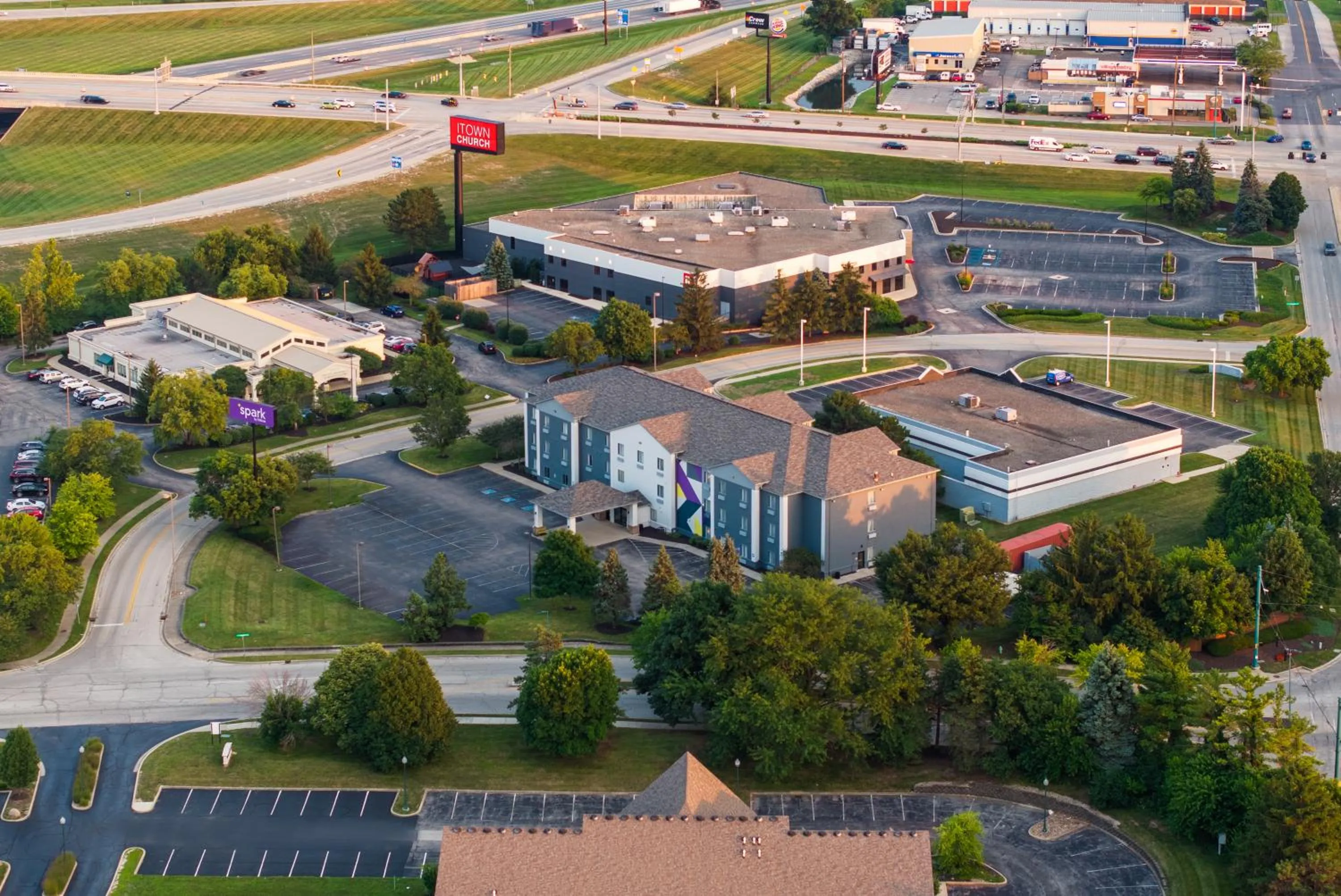 Property building in Spark by Hilton Indianapolis Northeast Fishers