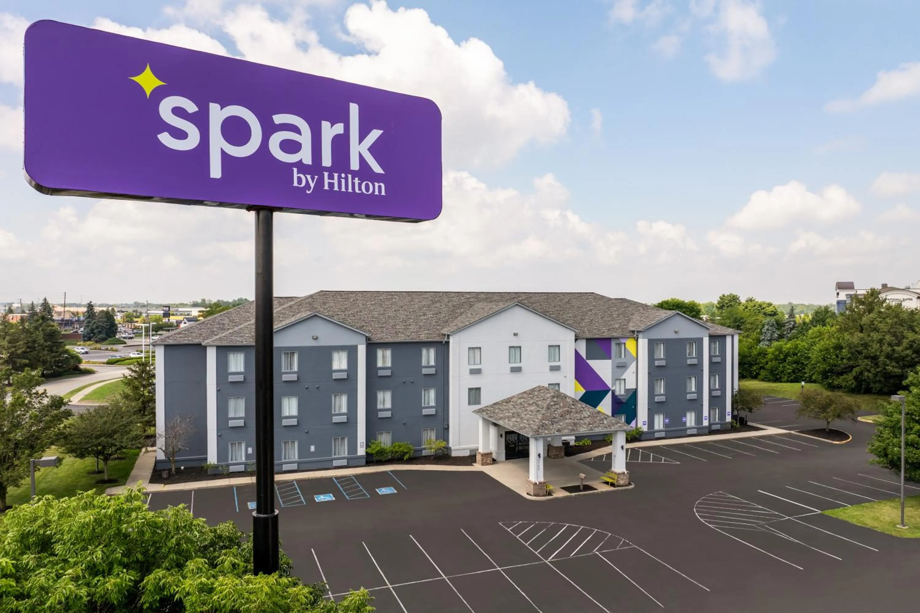 Property building in Spark by Hilton Indianapolis Northeast Fishers