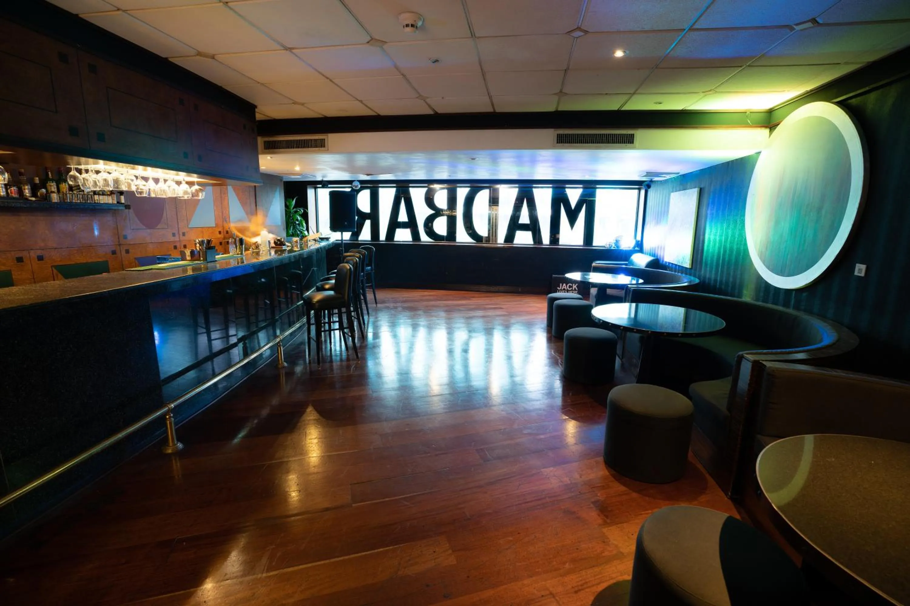 Text overlay in BTH Hotel Lima Golf