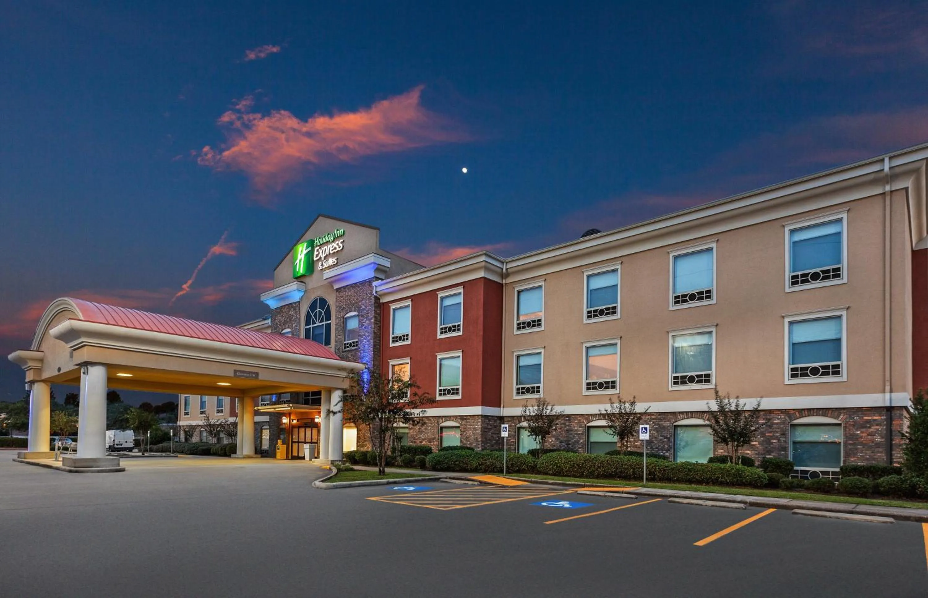 Property building in Holiday Inn Express Hotel and Suites Jasper by IHG