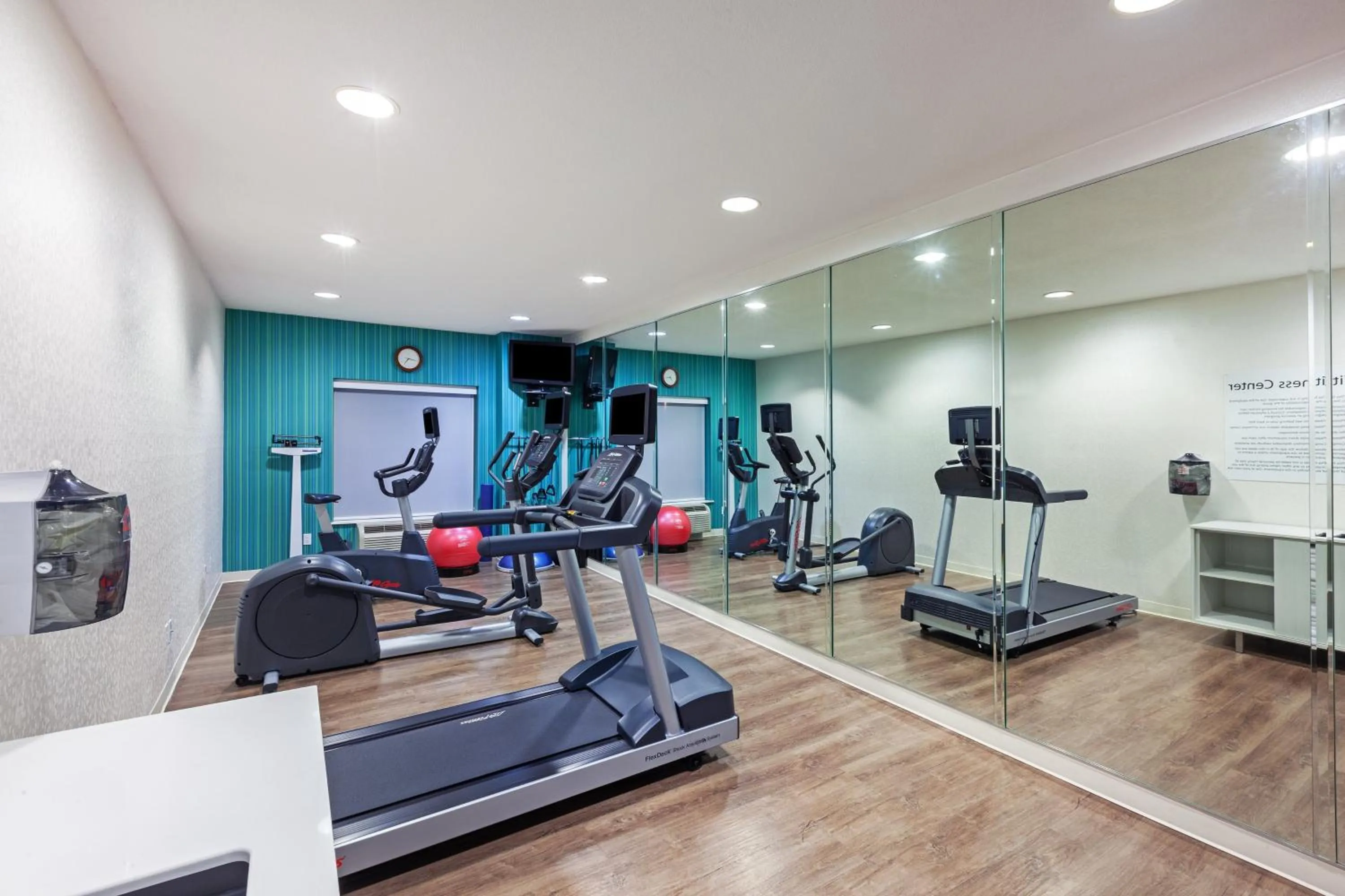 Spa and wellness centre/facilities in Holiday Inn Express Hotel and Suites Jasper by IHG