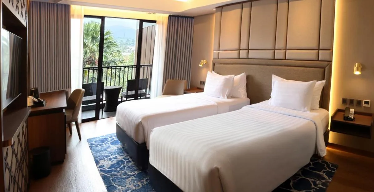 Bed in Aston Sentul Lake Resort & Conference Center