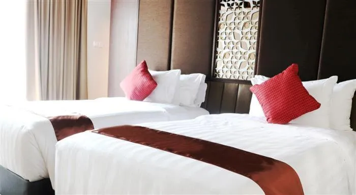 Bed in Aston Sentul Lake Resort & Conference Center