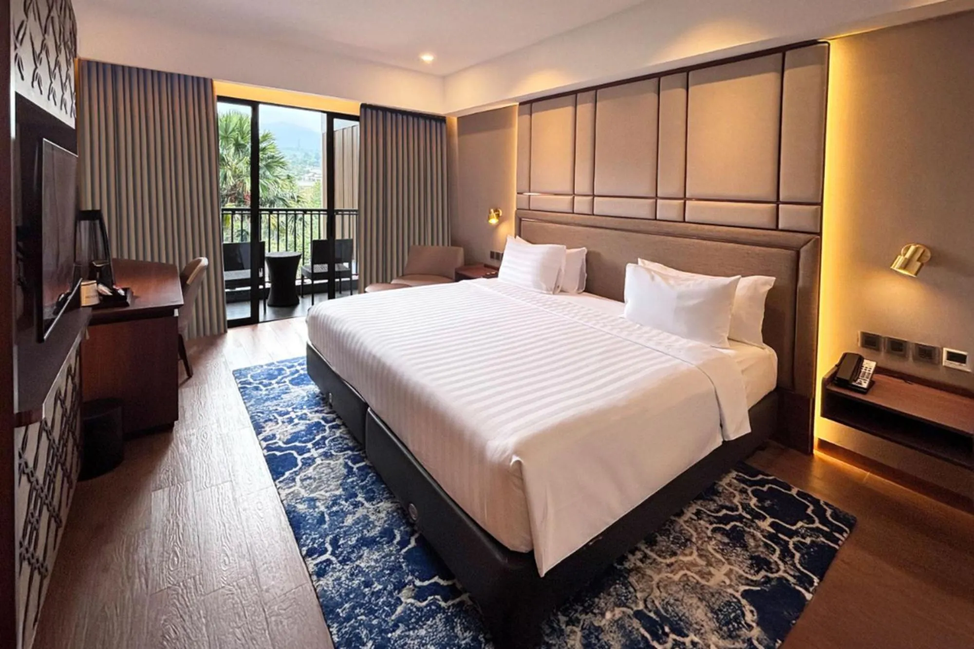 Bedroom, Bed in Aston Sentul Lake Resort & Conference Center