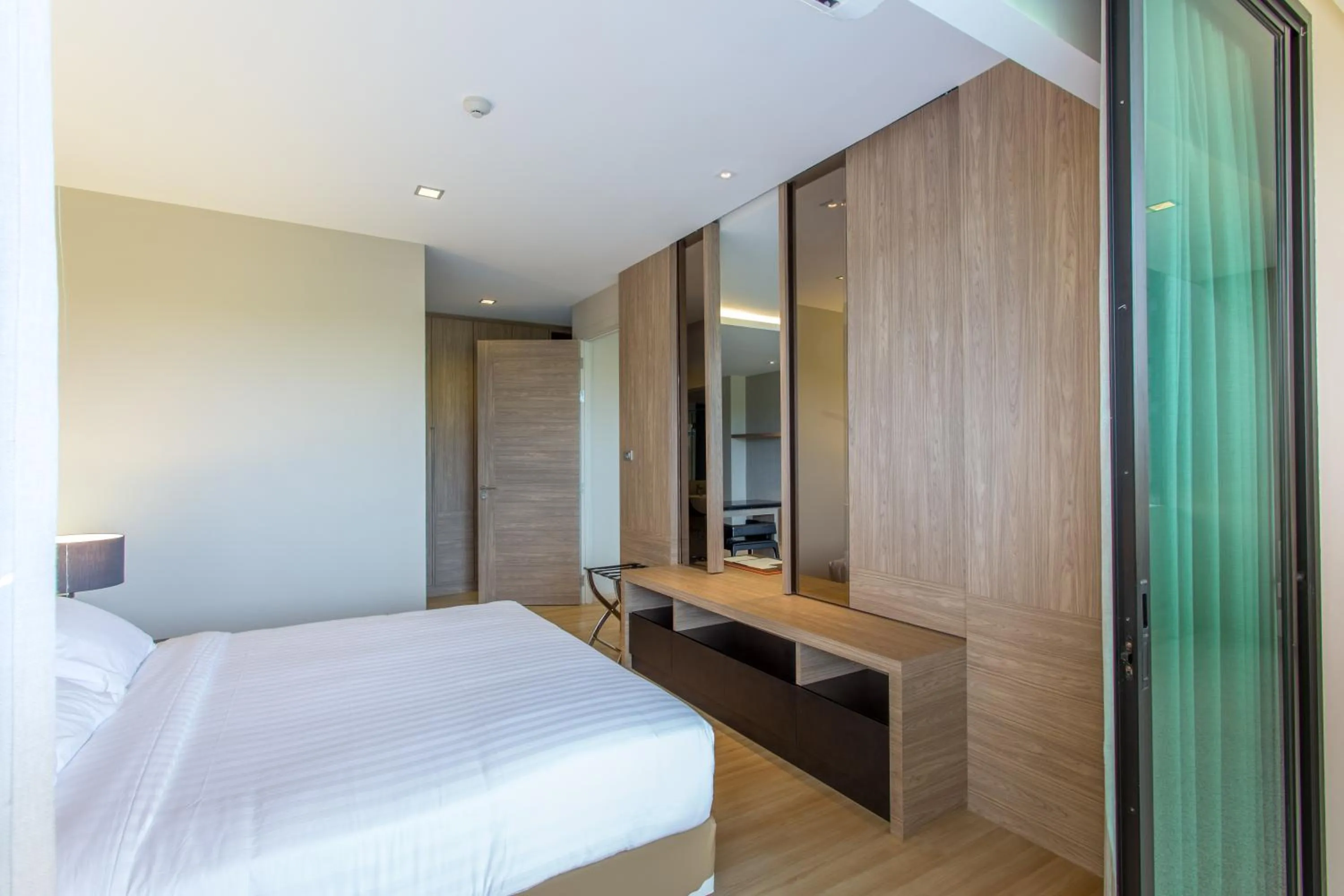 Photo of the whole room, Bed in Hyde Park Chiangmai