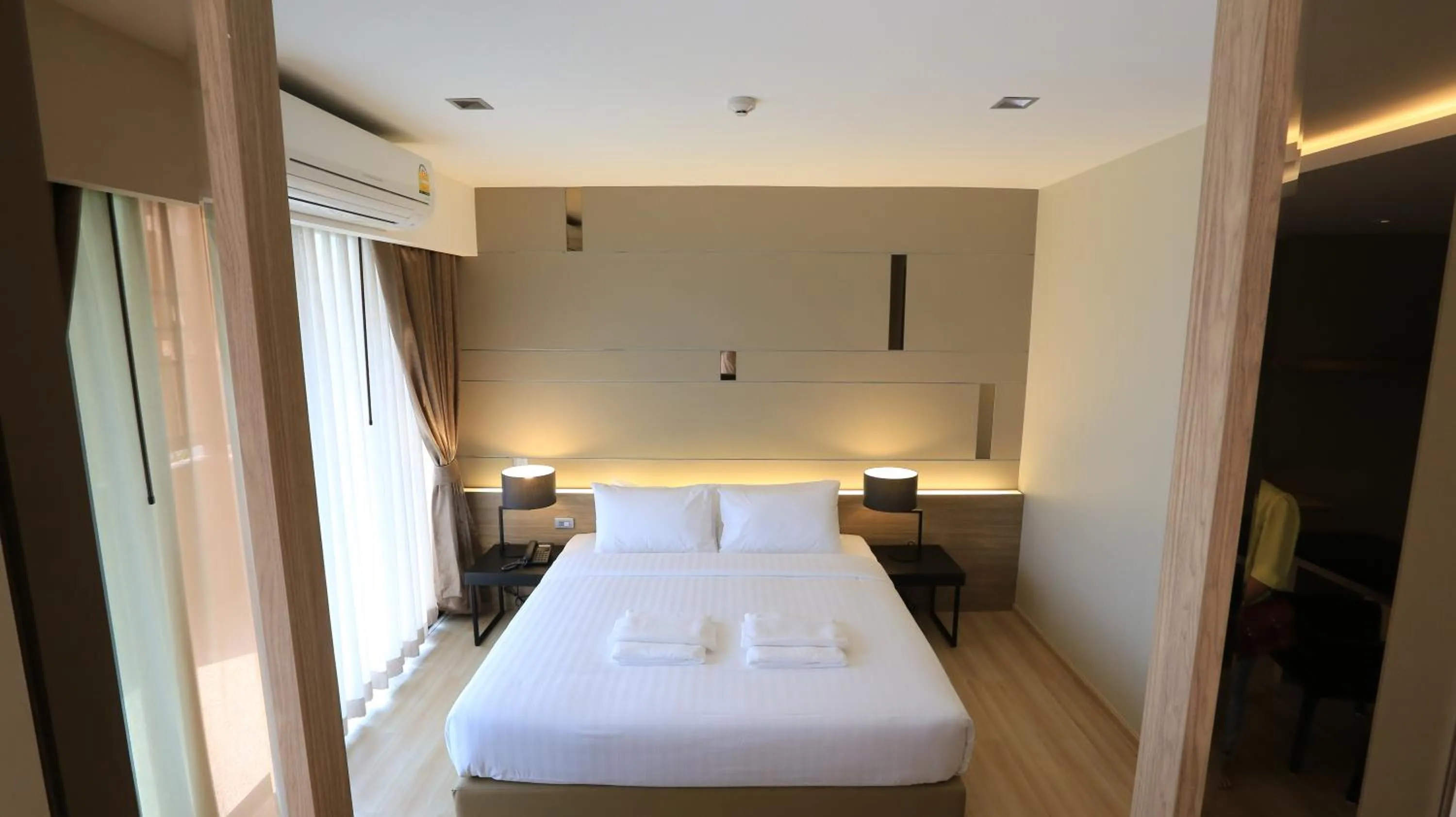 Day, Bed in Hyde Park Chiangmai