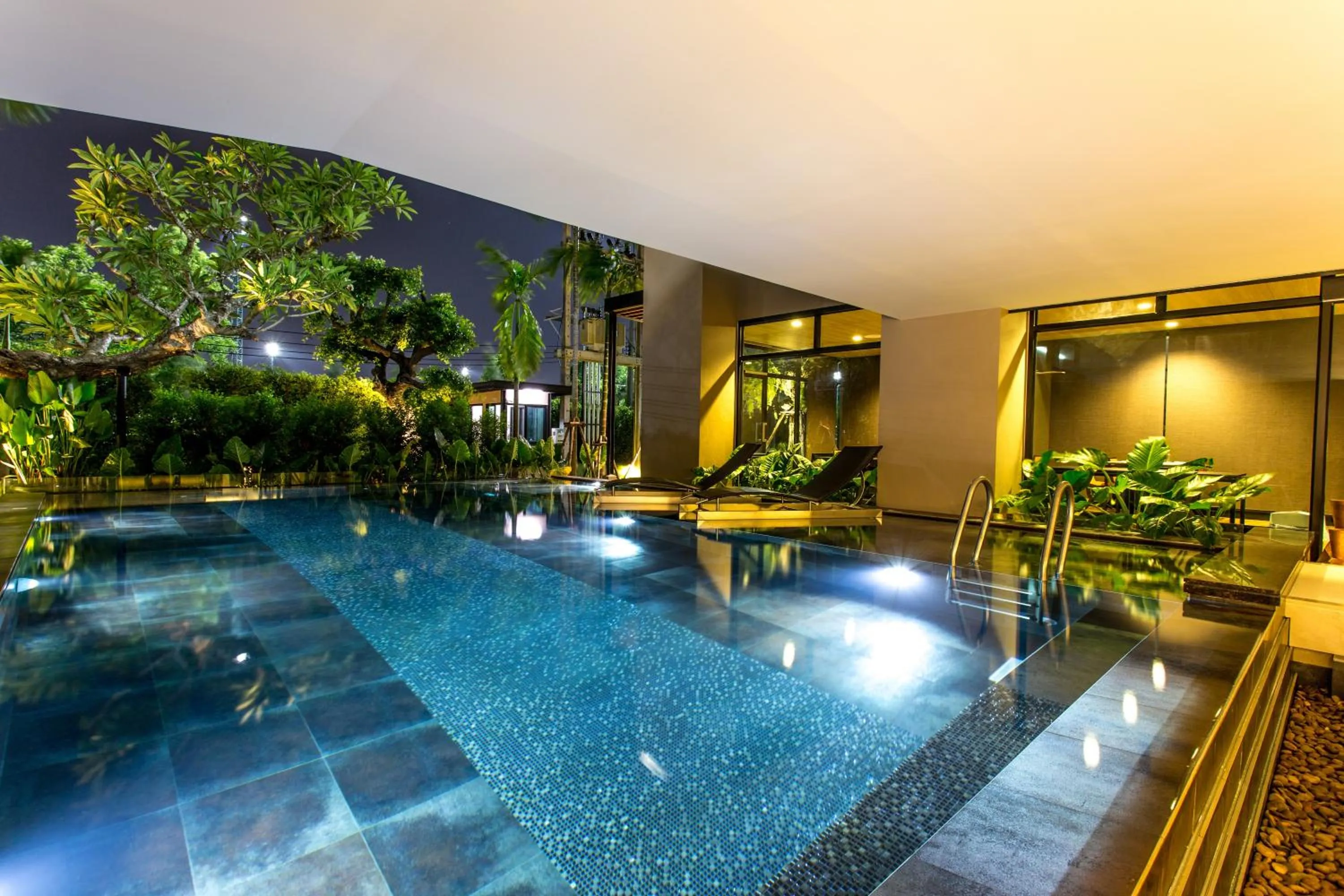 Swimming pool in Hyde Park Chiangmai