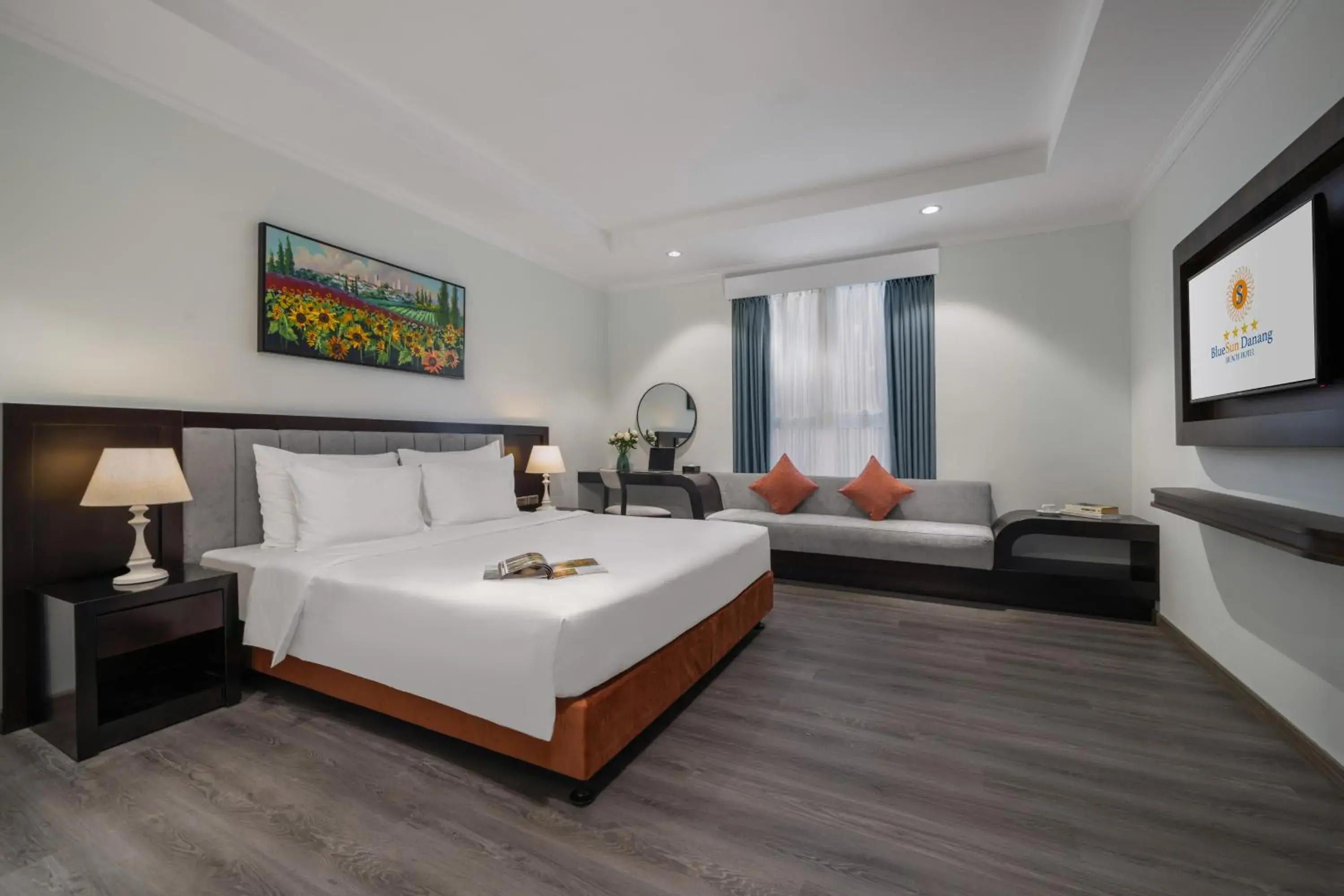 Deluxe King Room - Afternoon Tea Included in BlueSun Danang Beach Hotel Deluxe King Room - Afternoon Tea Included in BlueSun Danang Beach Hotel